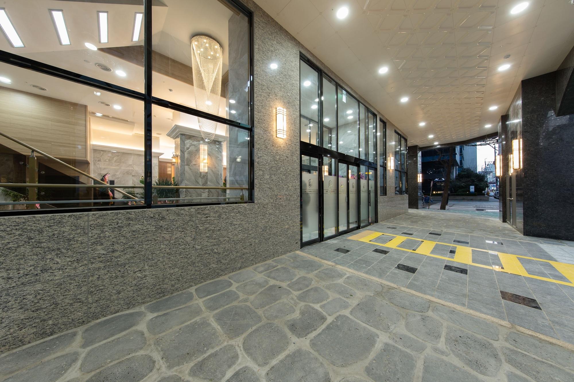 Vista Exterior Notte La Mia