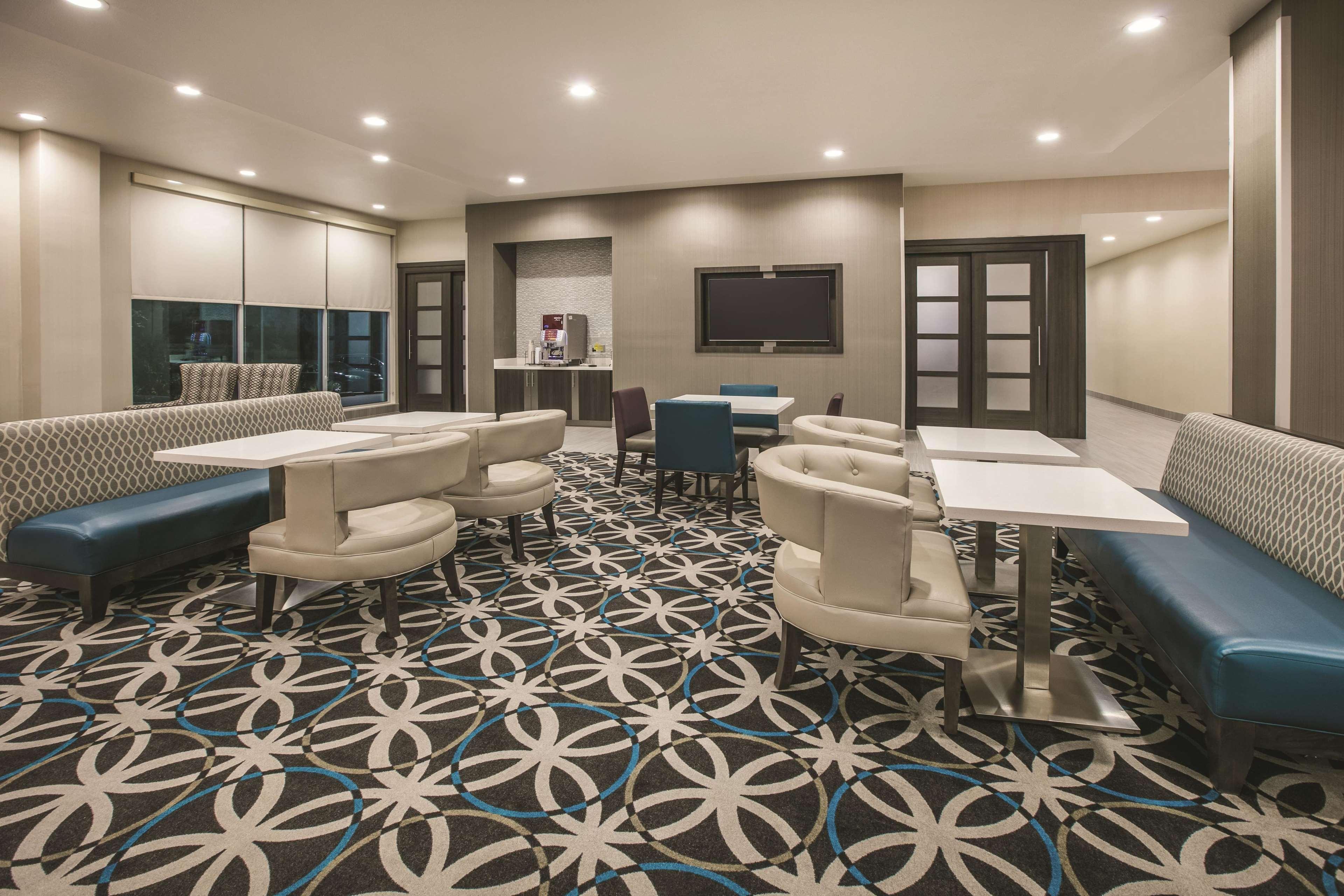 Restaurant La Quinta Inn & Suites by Wyndham Dallas - Richardson