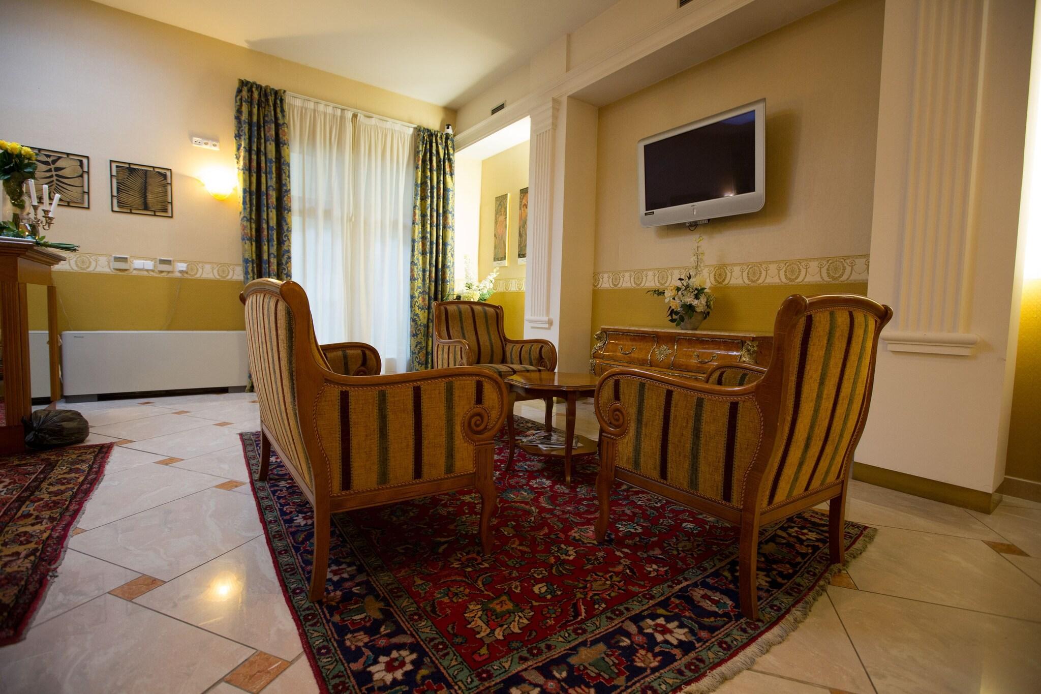 Bar/Salón Hotel Tyl