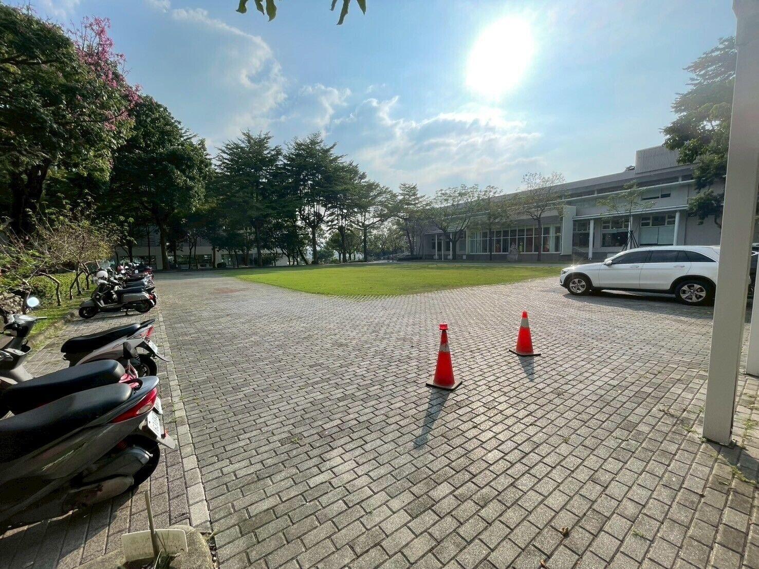 Vista Exterior Zhida Craft Service Guest House