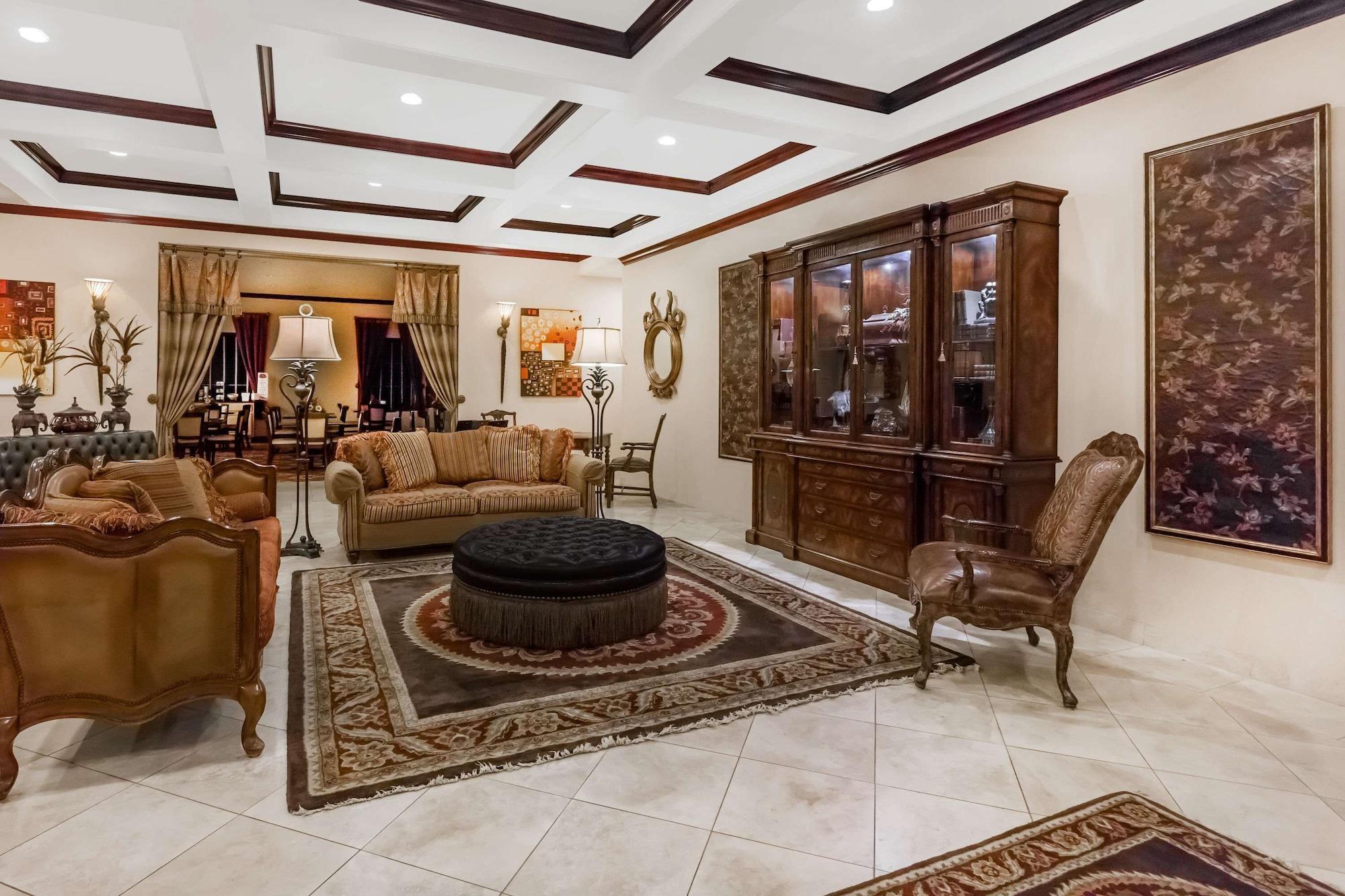 Vista Lobby Baymont by Wyndham Henderson