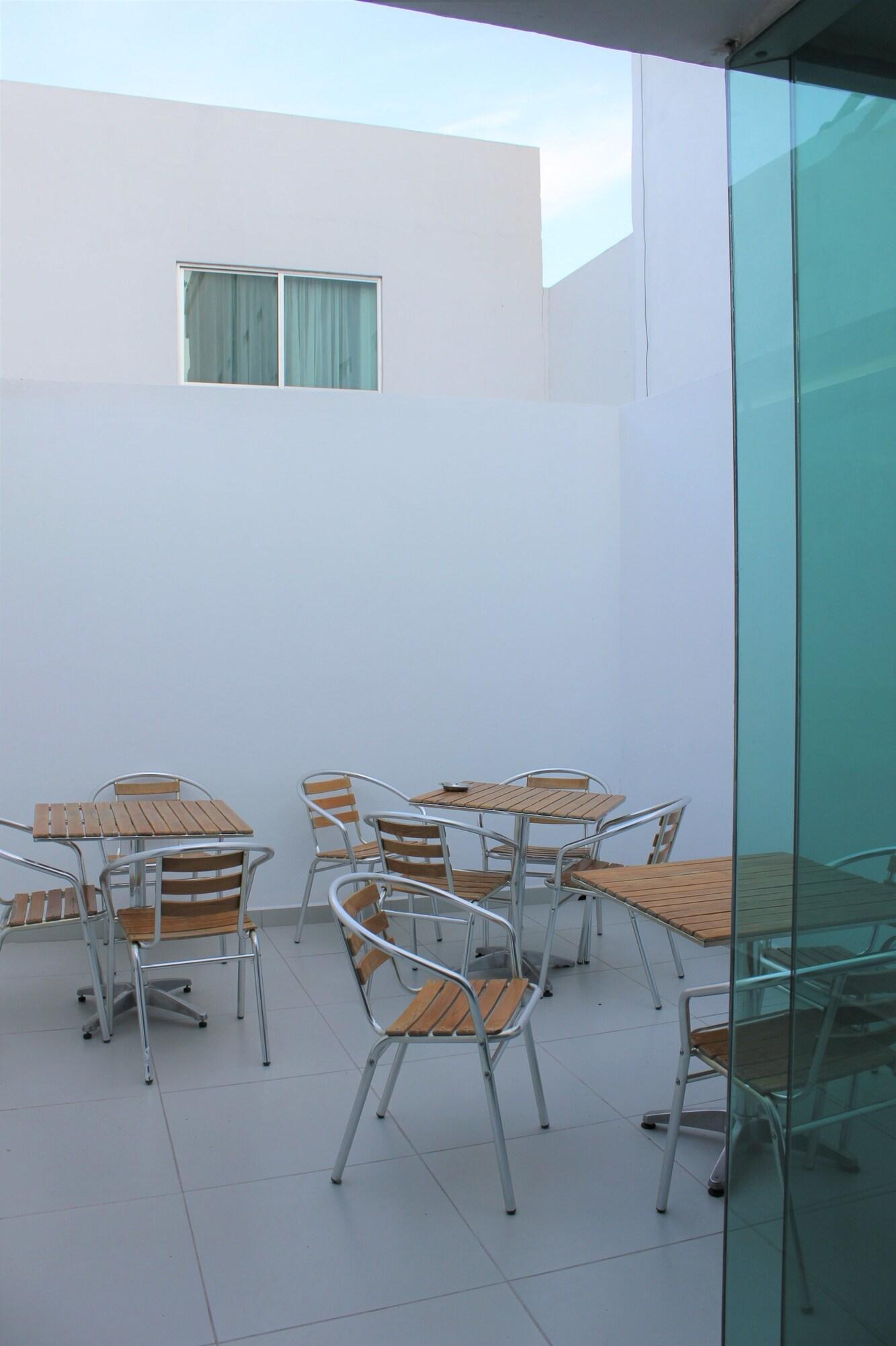 Varios Hotel Suites Victoria