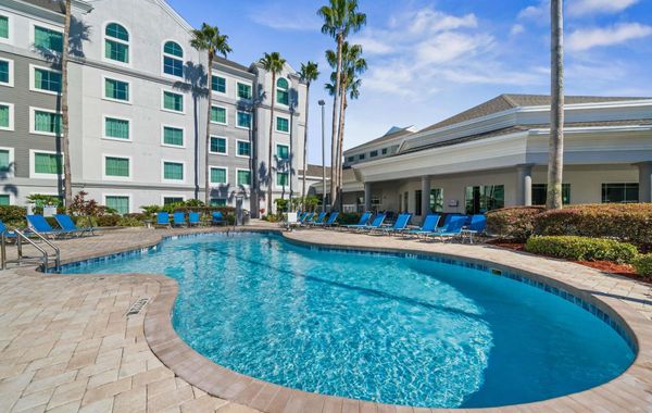 Disney Favorite Free Shuttle - Hoteles cerca de Premium Outlets en Orlando