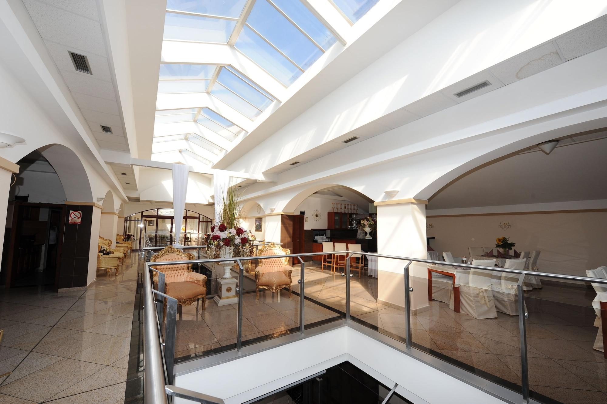 Bar/Salón Hotel MAXPLAZA