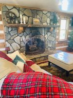 Alquiler Vacacional - Blue Ridge Mountain Family Log Cabin  4 bedroom + Treehouse