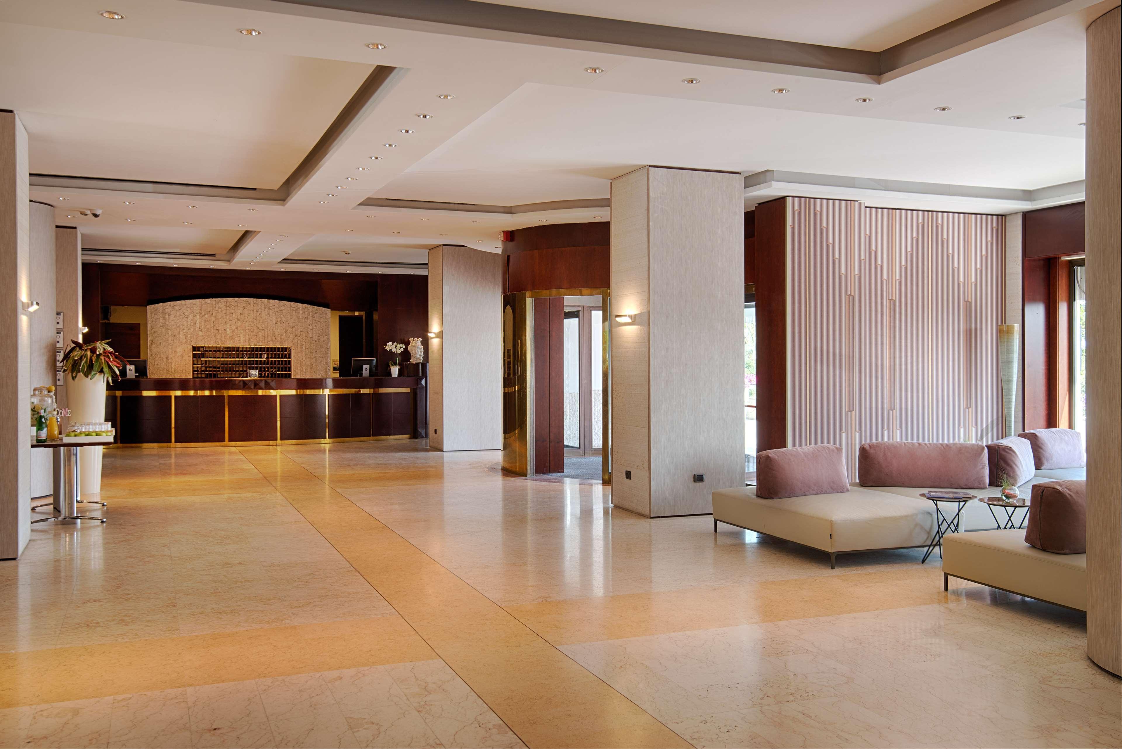 Vista Lobby NH Palermo