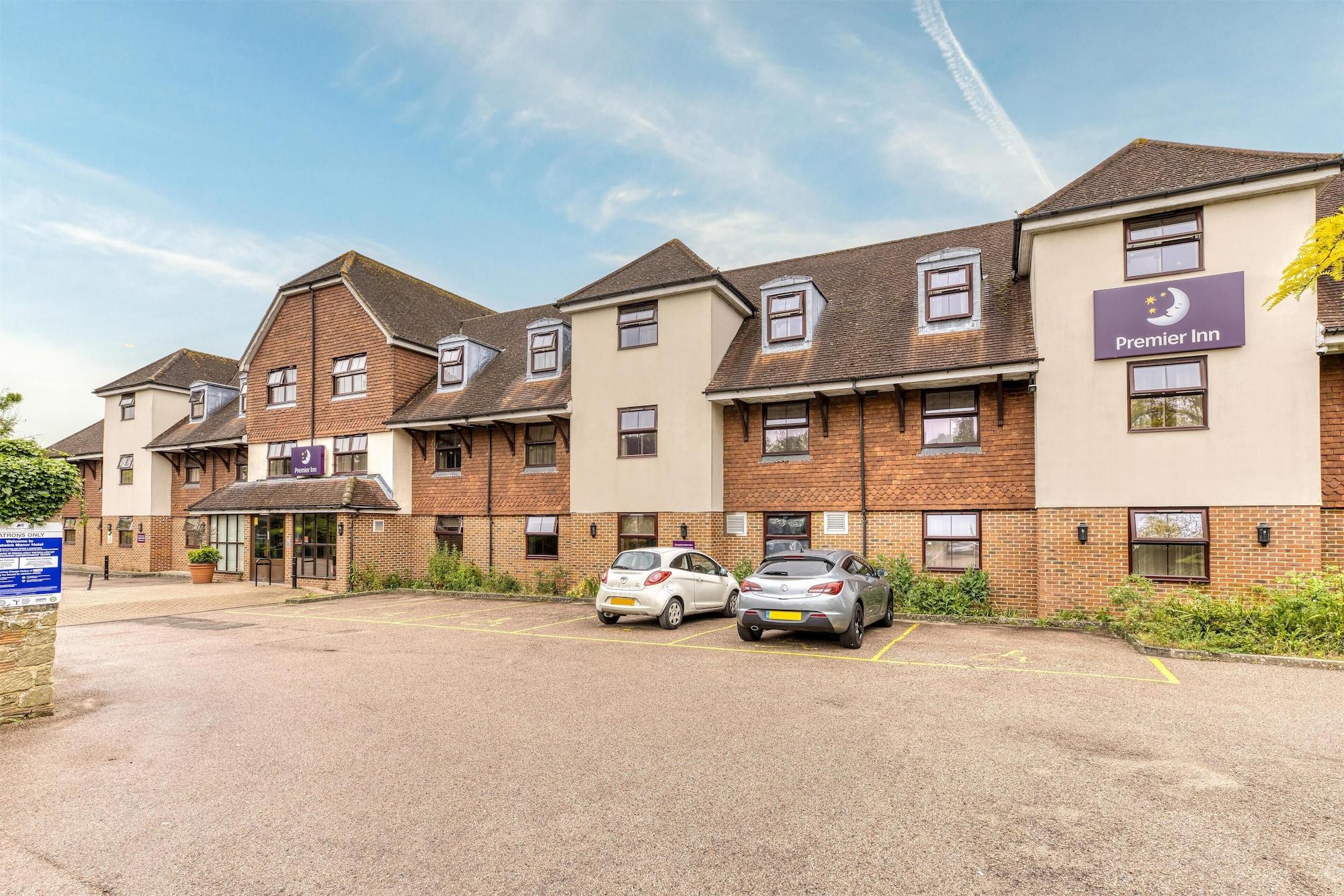 Vista Exterior Premier Inn London Gatwick South