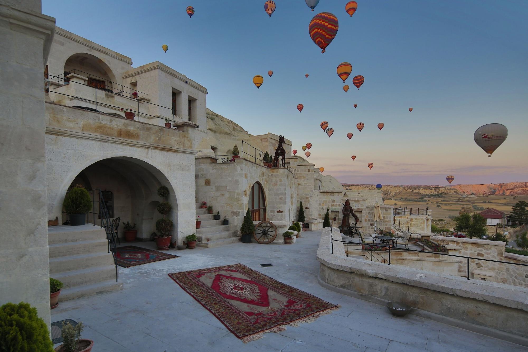 Varios Phocas Cave Suites - Special Class