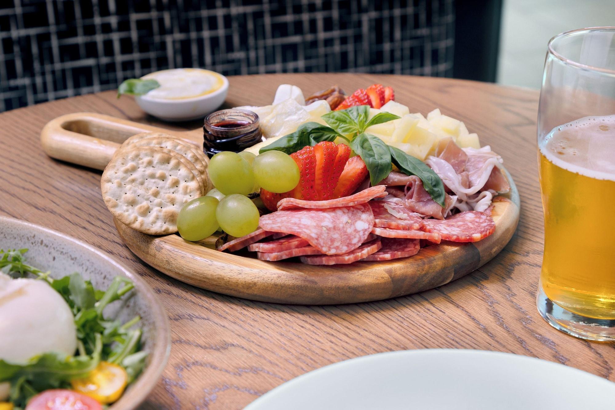 Restaurant voco Times Square South New York by IHG