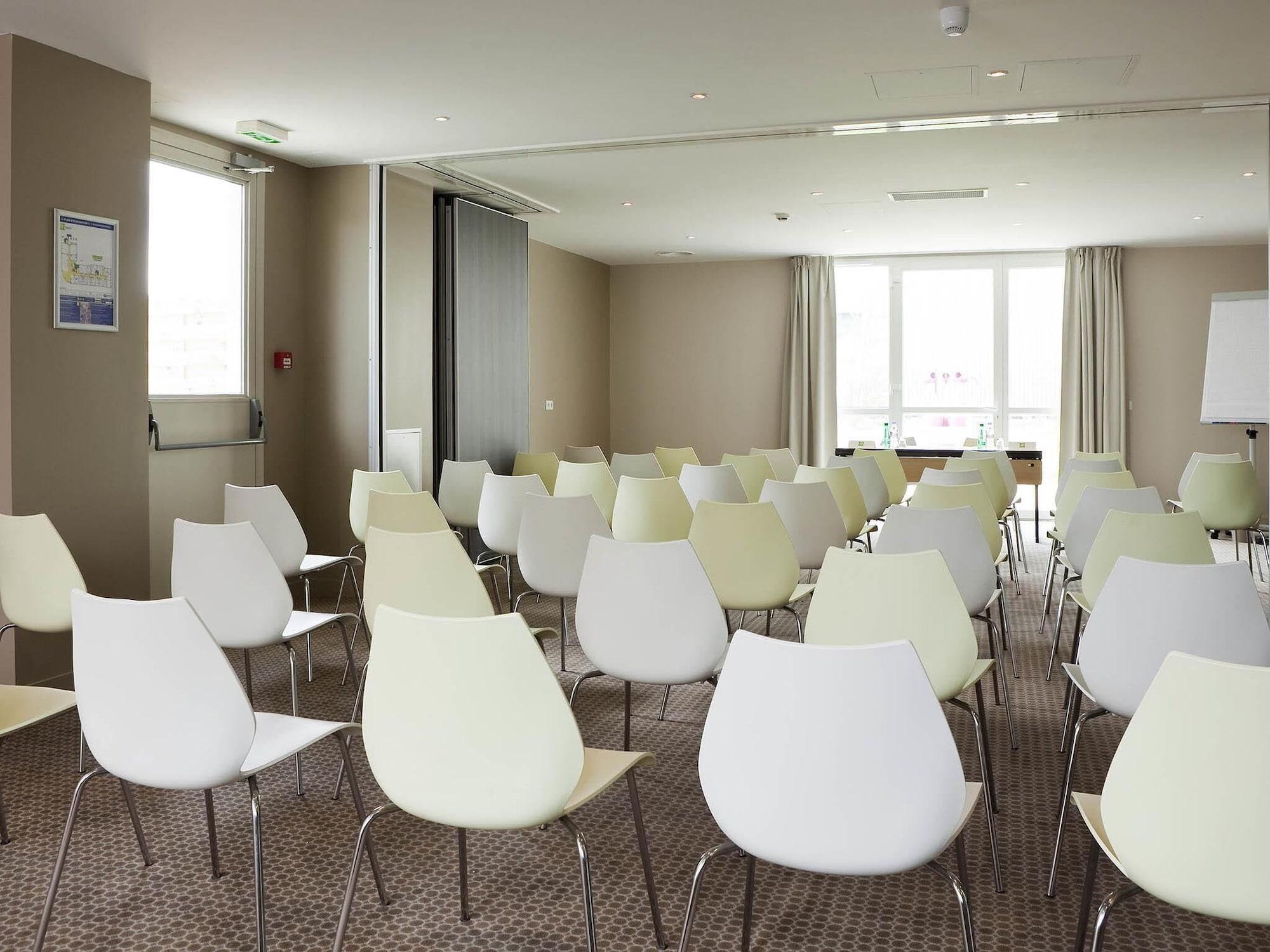 Sala de Reuniones ibis Styles Compiegne
