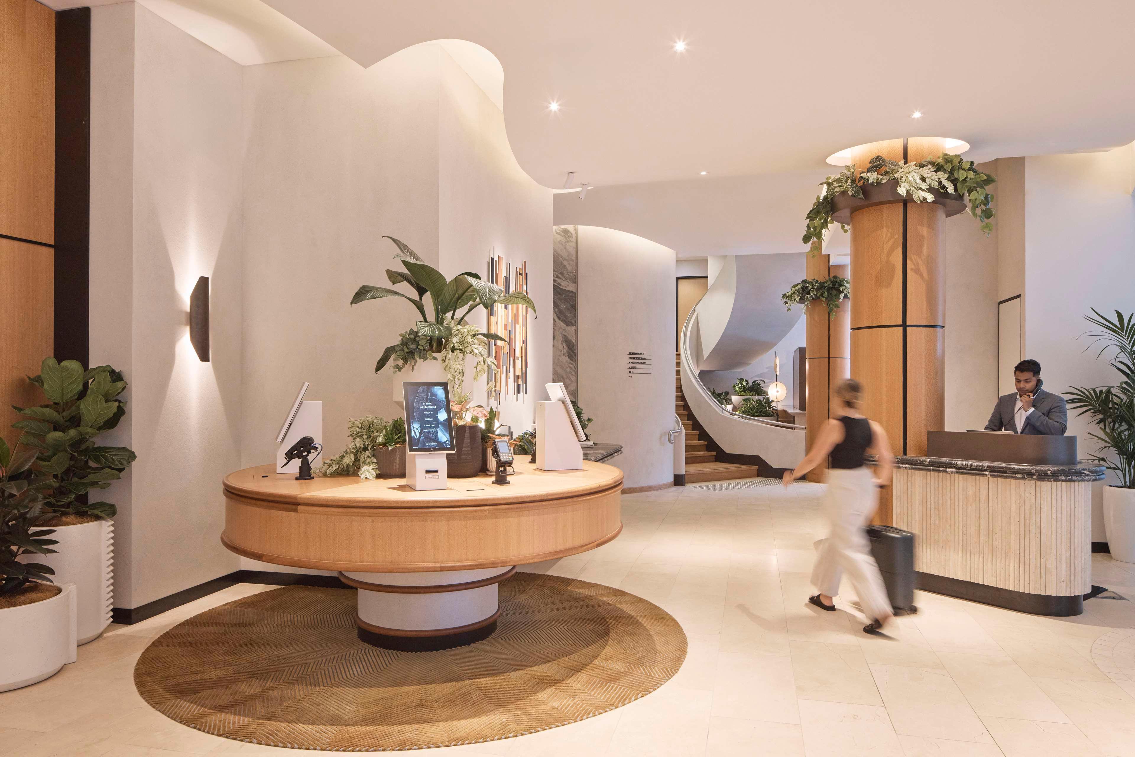 Vista Lobby Rydges Australia Square