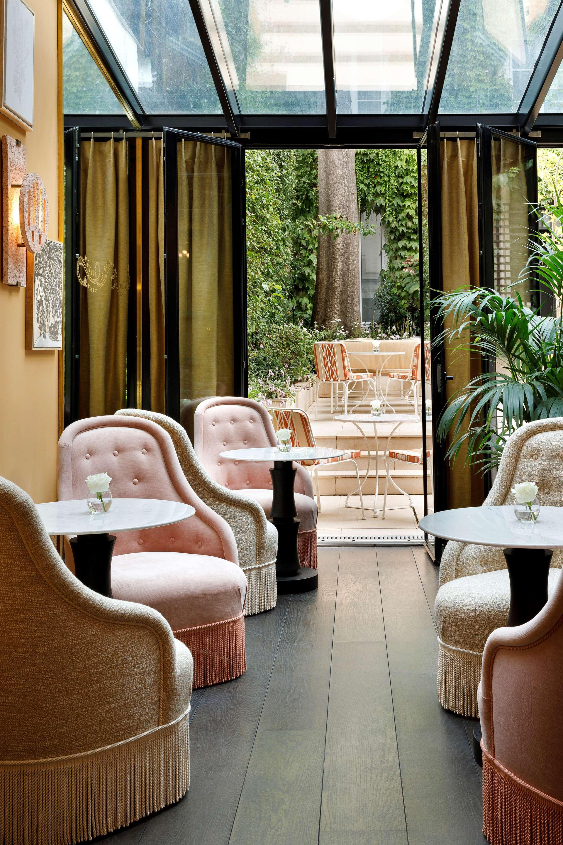 Vista Lobby Le Belgrand Hotel Paris Champs Elysees, Tapestry by Hilton