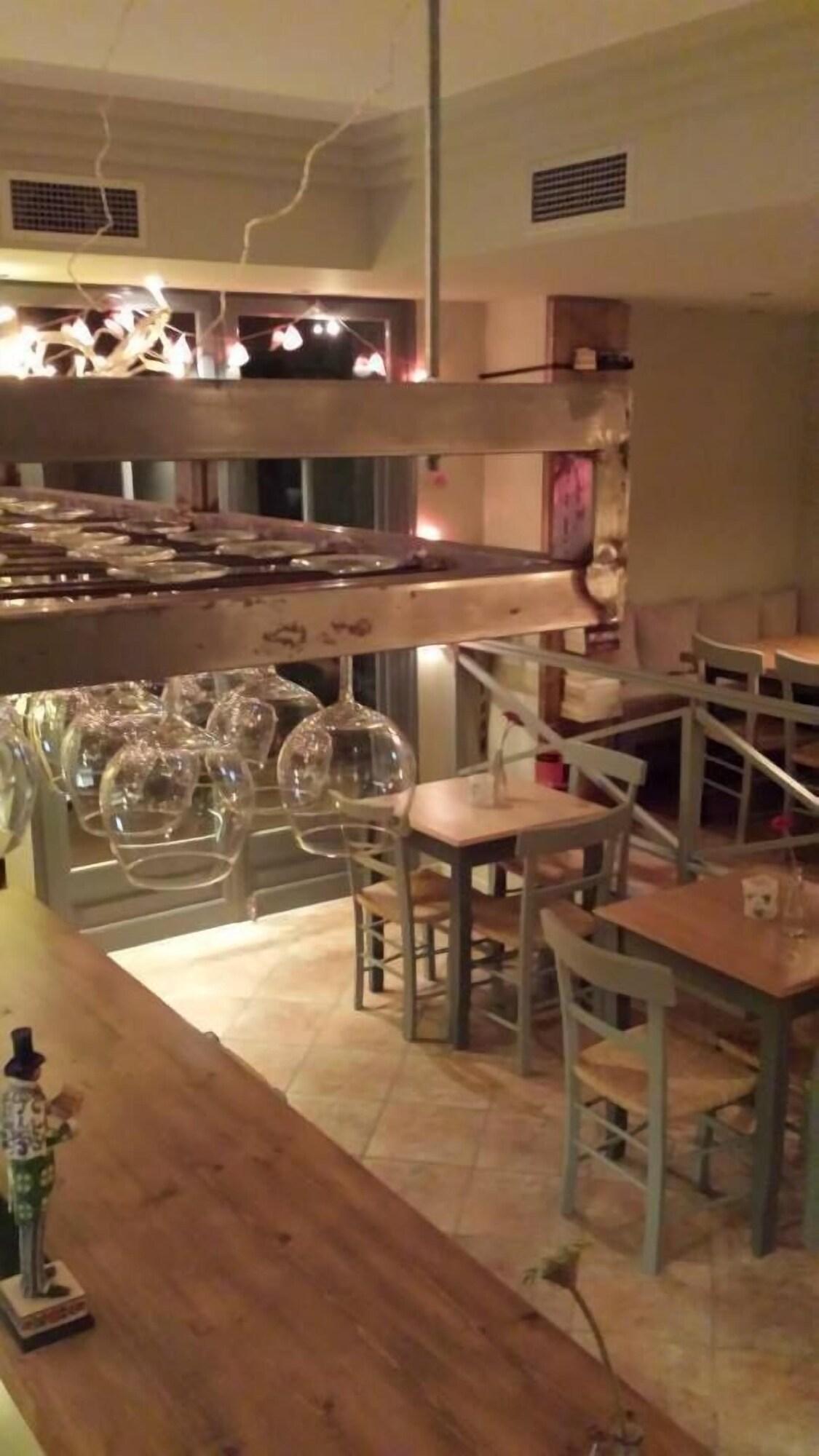 Bar/Salón Xanthippi Hotel Apartments