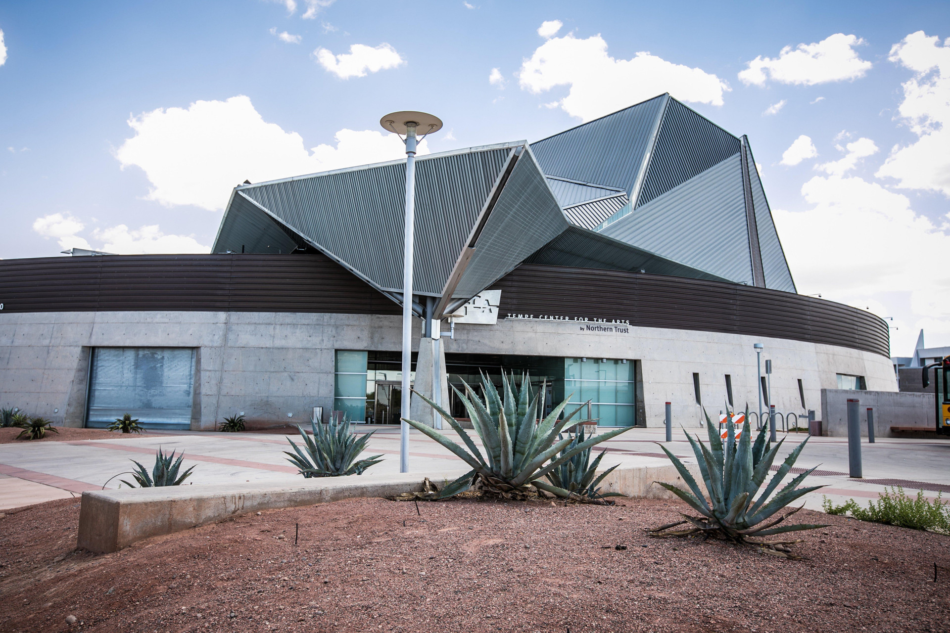 Vista Exterior Holiday Inn Express & Suites Phoenix - Tempe by IHG