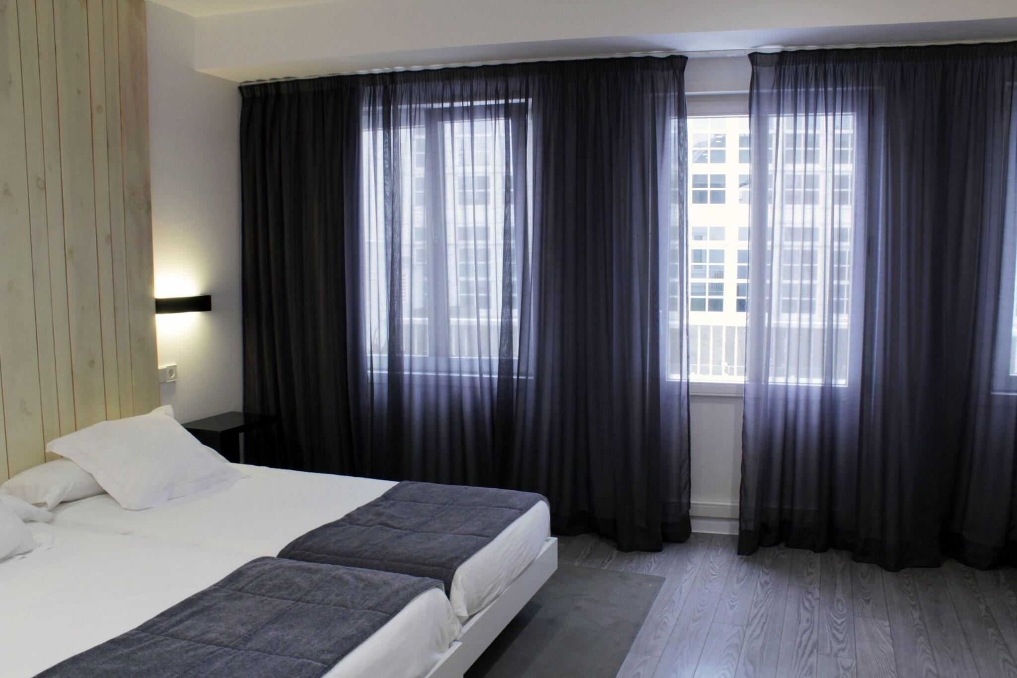 Varios Hotel Lois