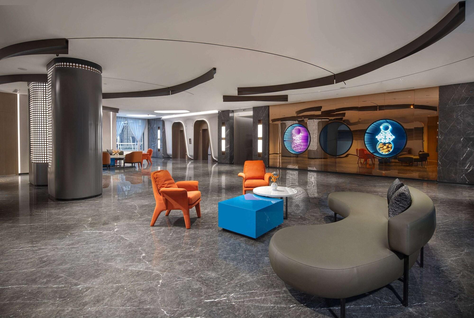 Vista Lobby Ramada By Wyndham Qingdao Jiaodong International Airport