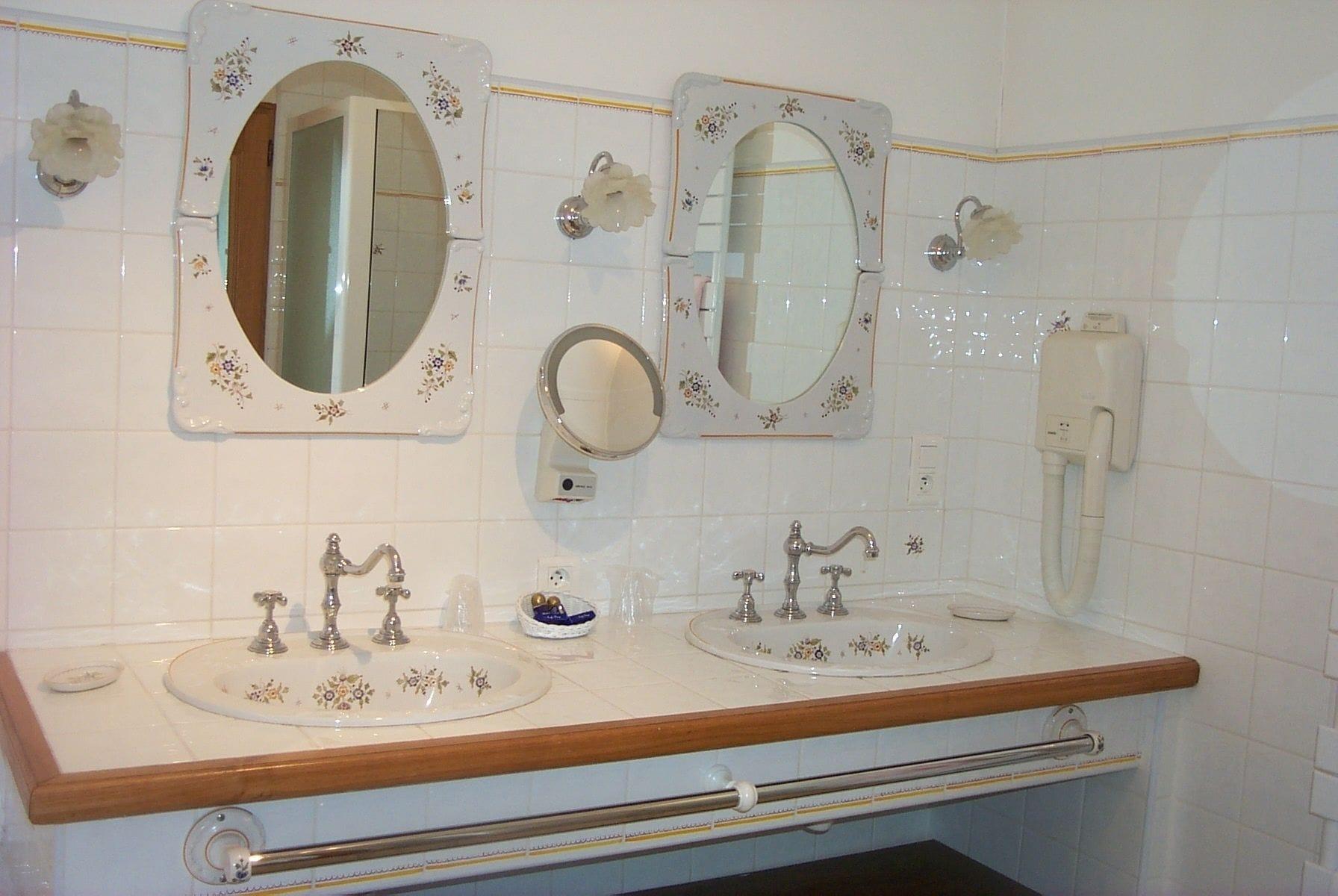 Equipamiento de Habitación La Tour Du Roy