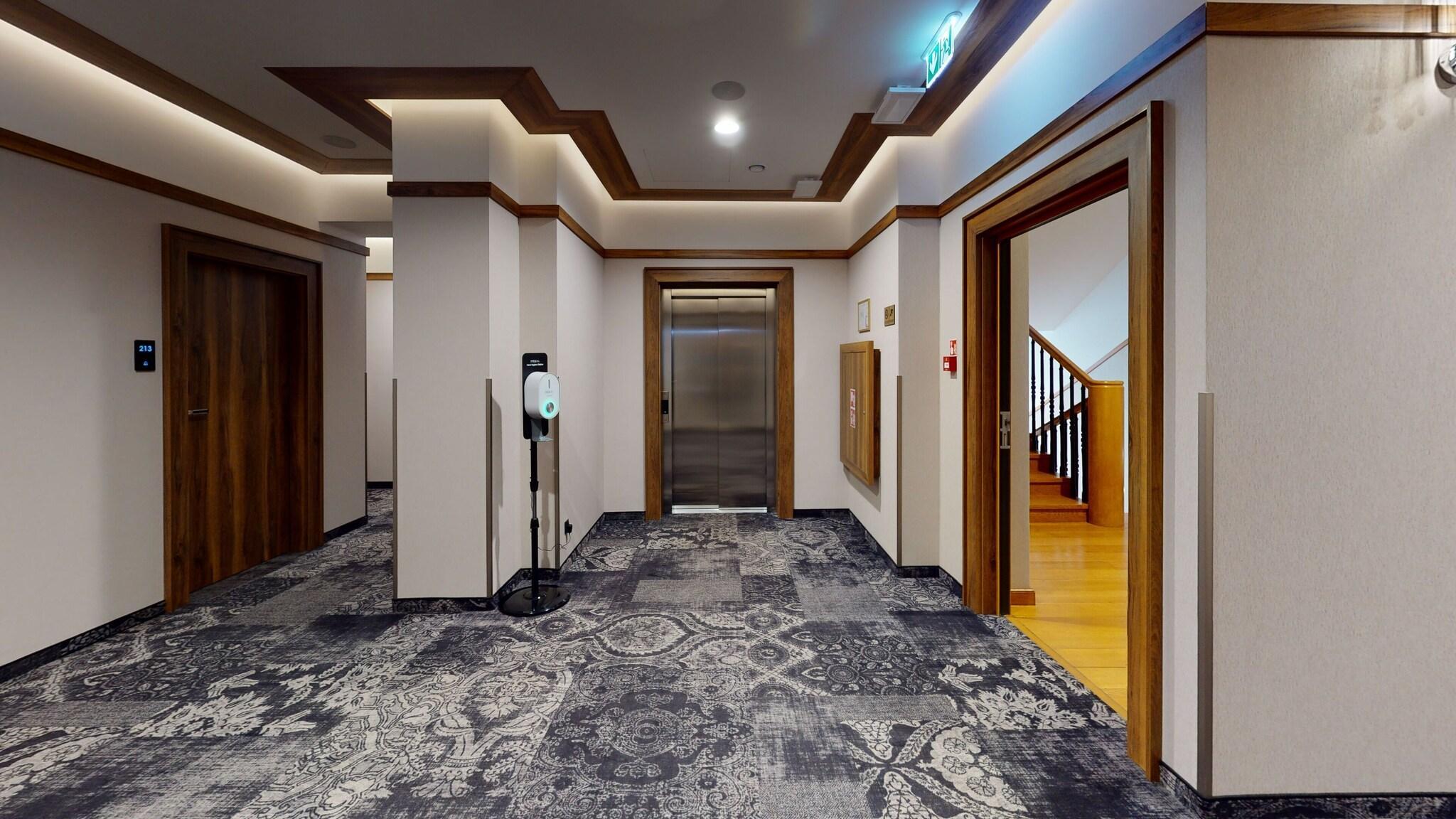Vista Lobby Sky Hotel Kraków