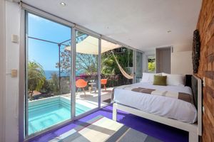 Alquiler Vacacional - Oceanview,  Sexy Boutique Shipping Container Villa with Free Chef & Bartender