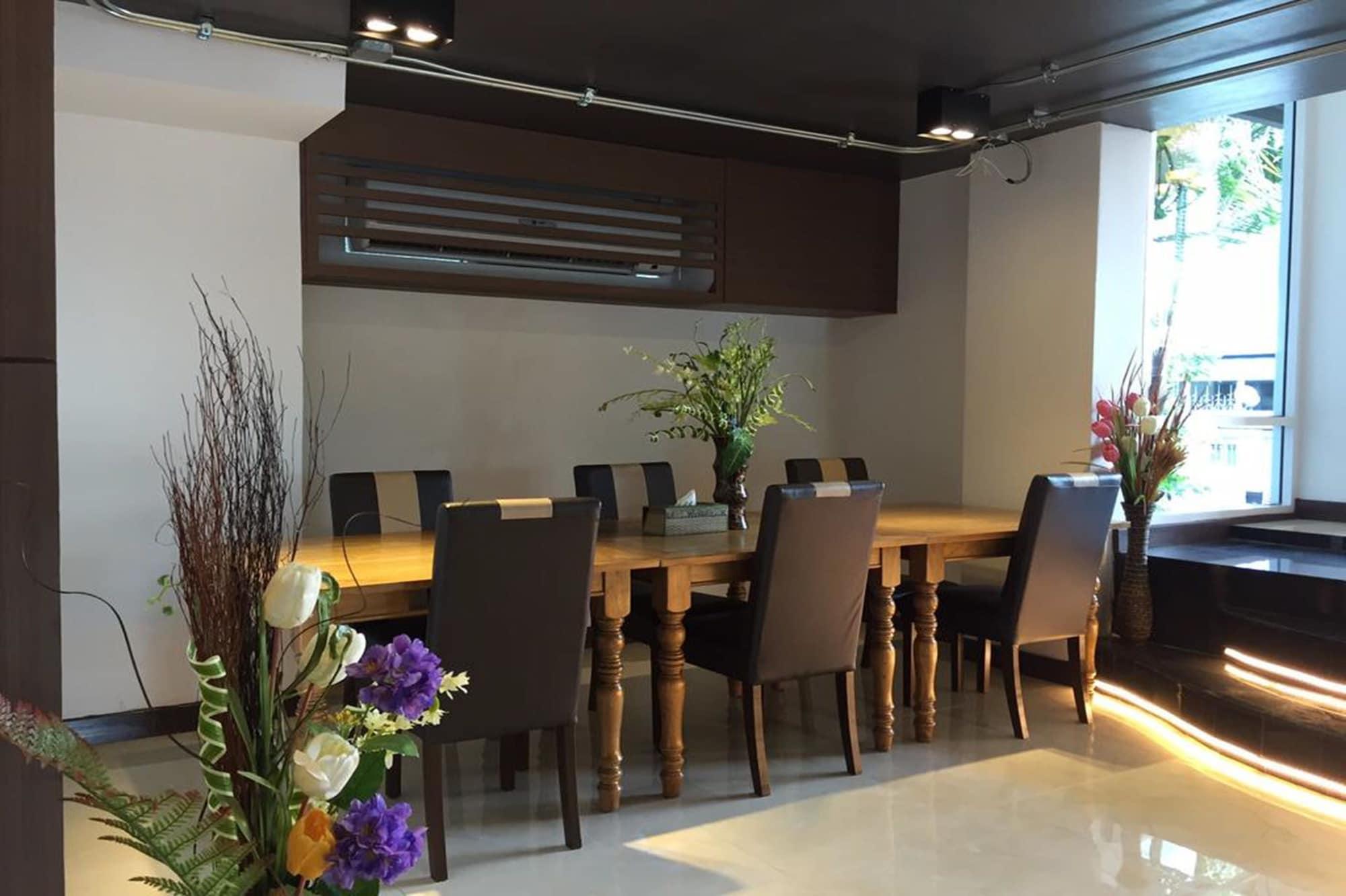 Vista Lobby Leelawadee Resotel Raminthra 23