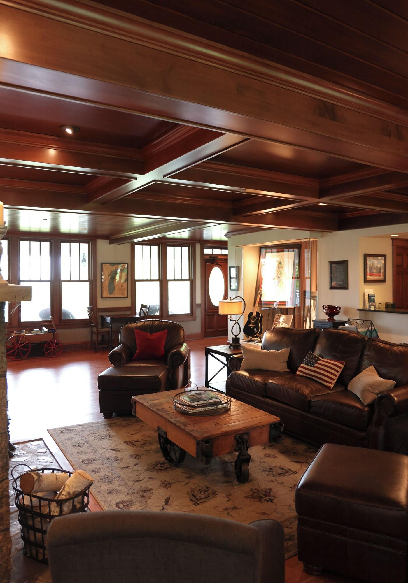 Vista Lobby The Liberty Lodge at Sister Bay