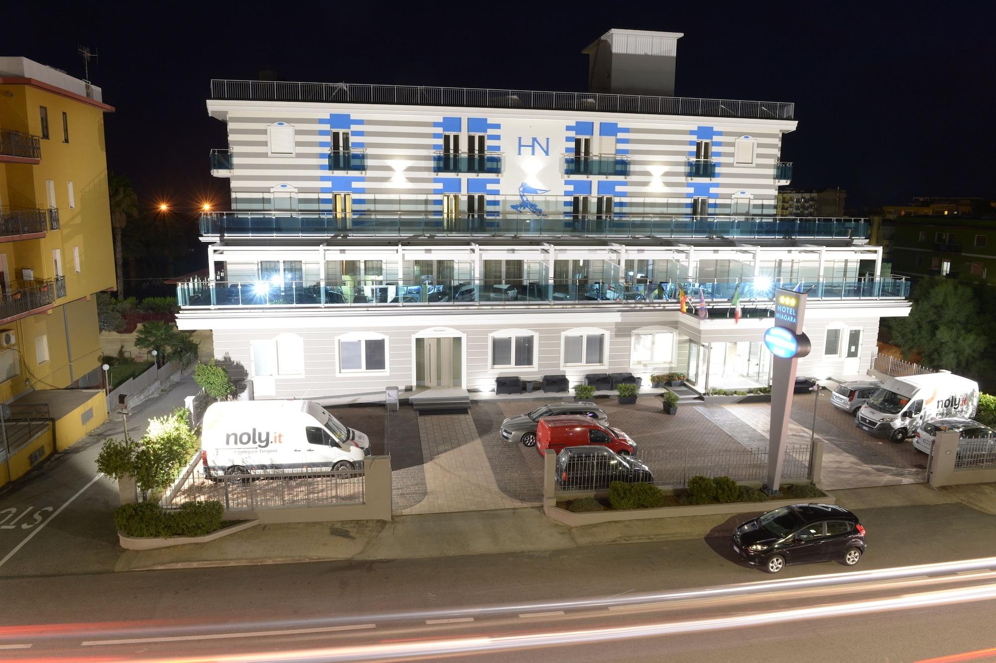 Vista Exterior Hotel Niagara