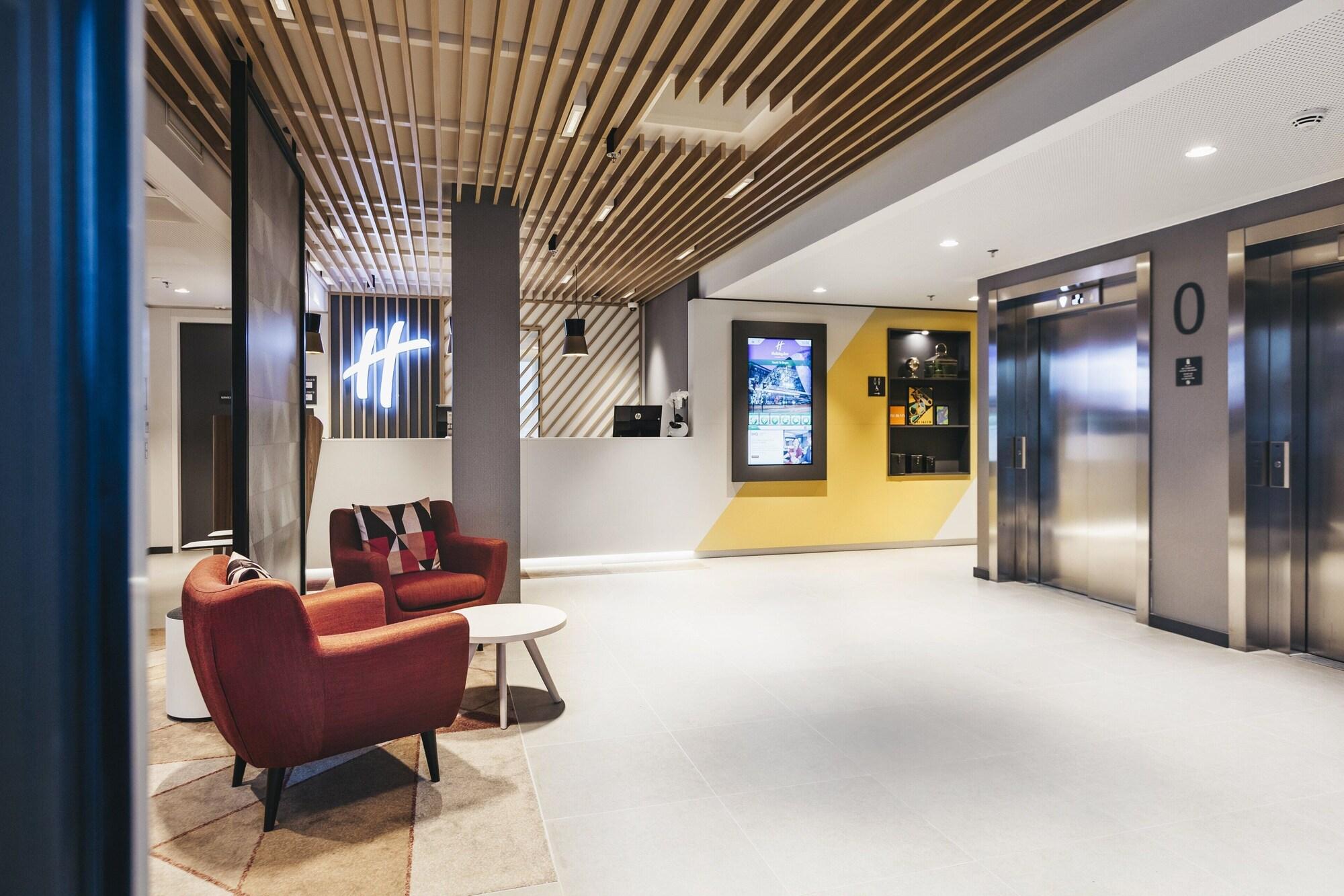 Vista Lobby Holiday Inn Eindhoven Airport by IHG