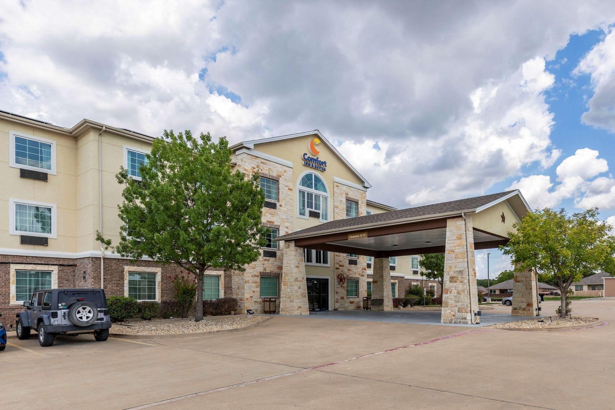 Vista Exterior Comfort Inn & Suites Gatesville