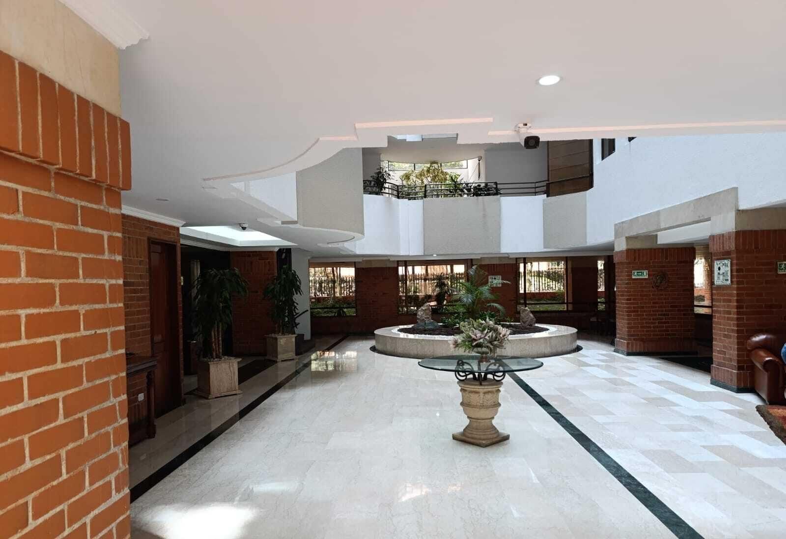 Vista Lobby alameda club house 135 usaquén
