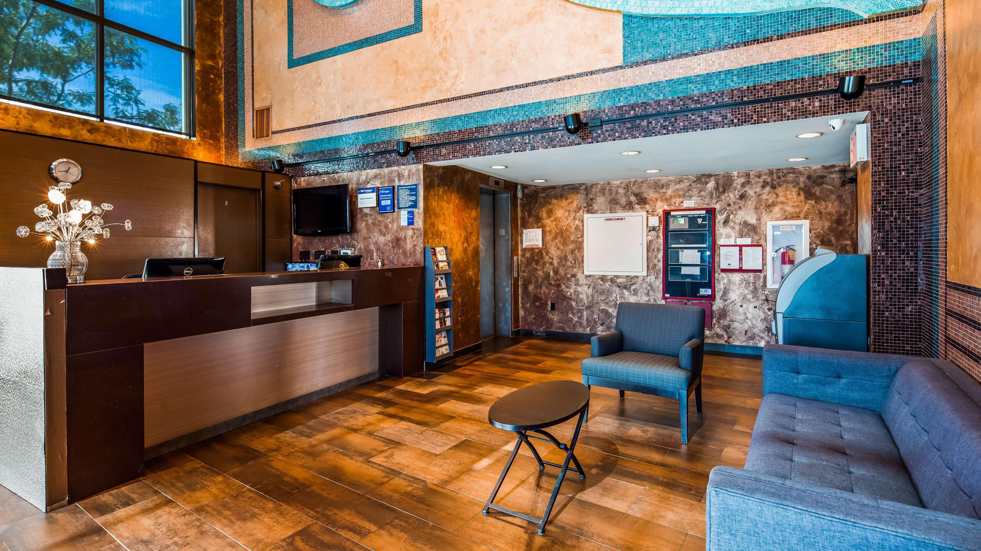 Vista Lobby Best Western Plus Brooklyn Bay Hotel