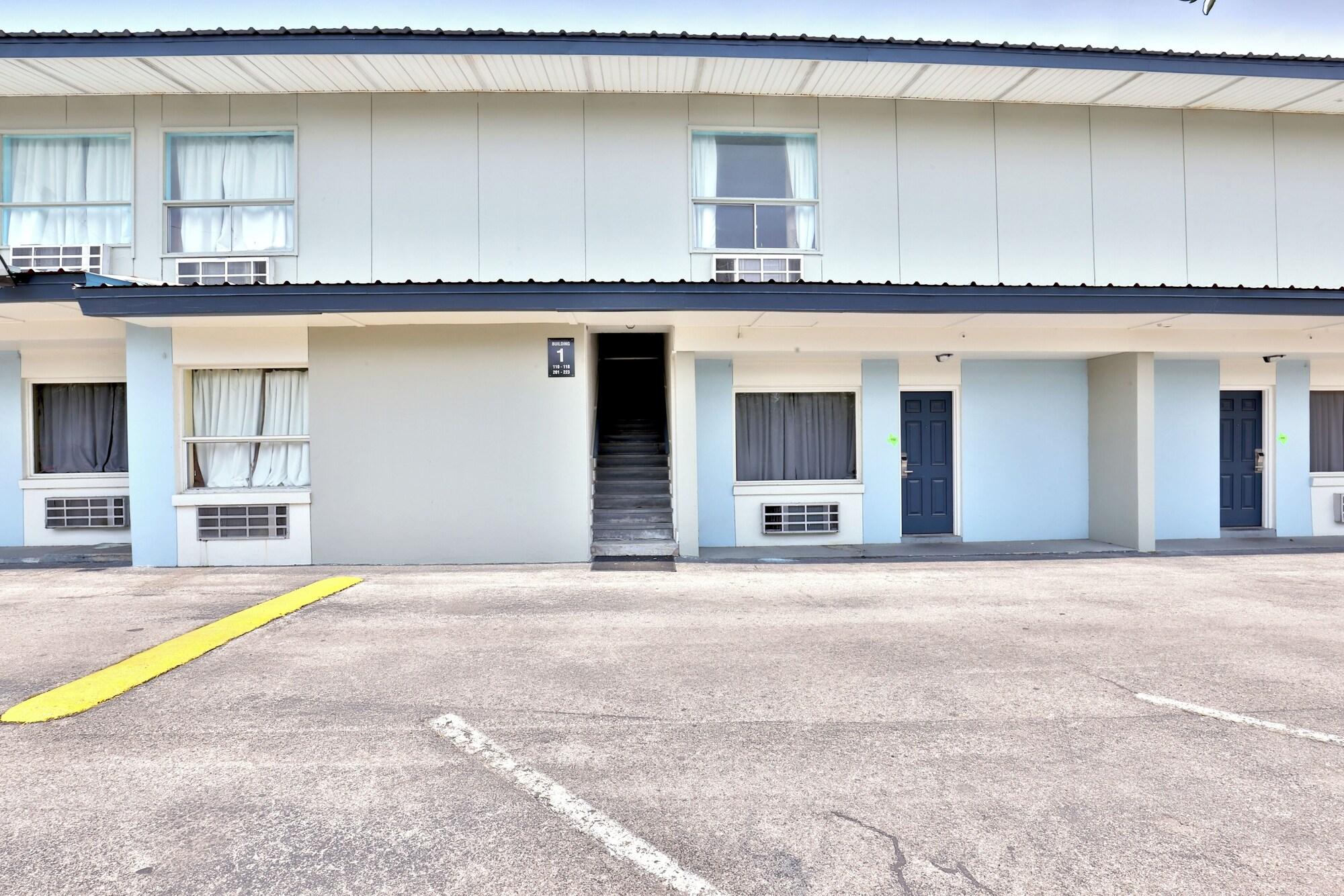Vista Exterior Americas Best Value Inn San Antonio Airport South