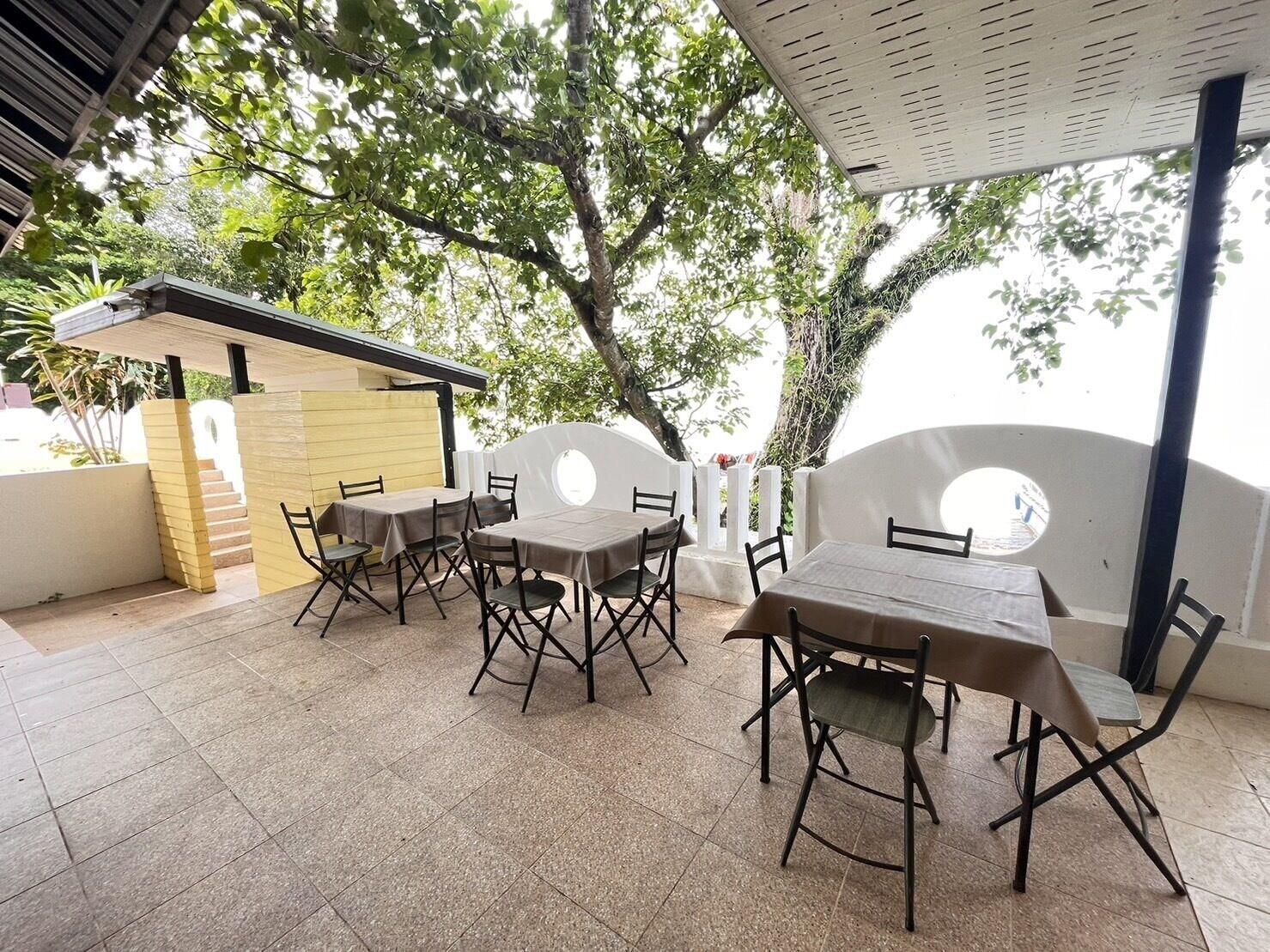 Restaurant Anyavee Chom By The Sea
