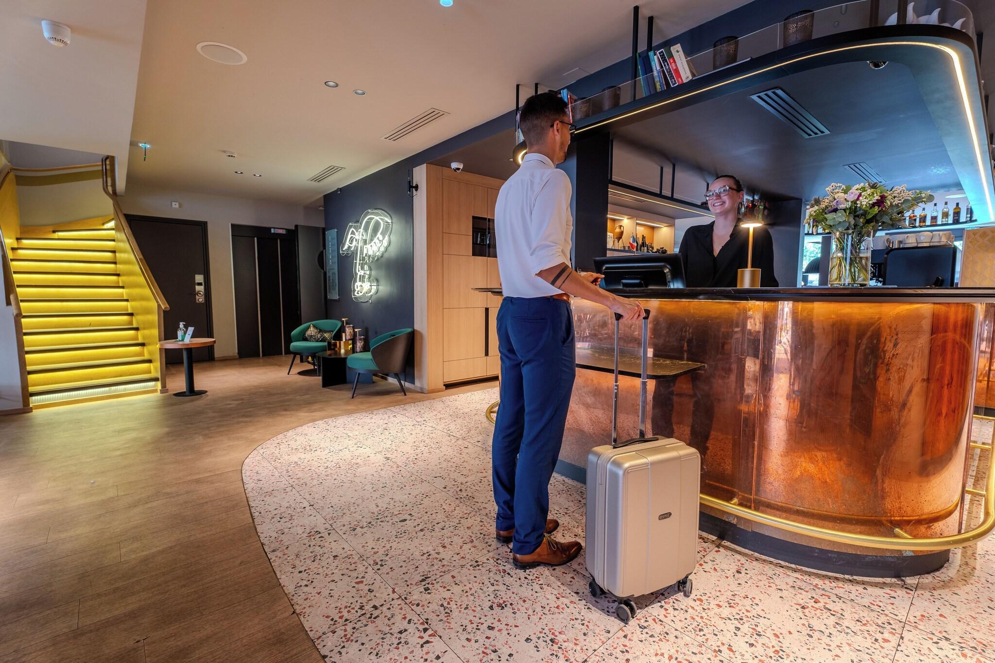 Vista Lobby Hotel Cardinal De Rohan