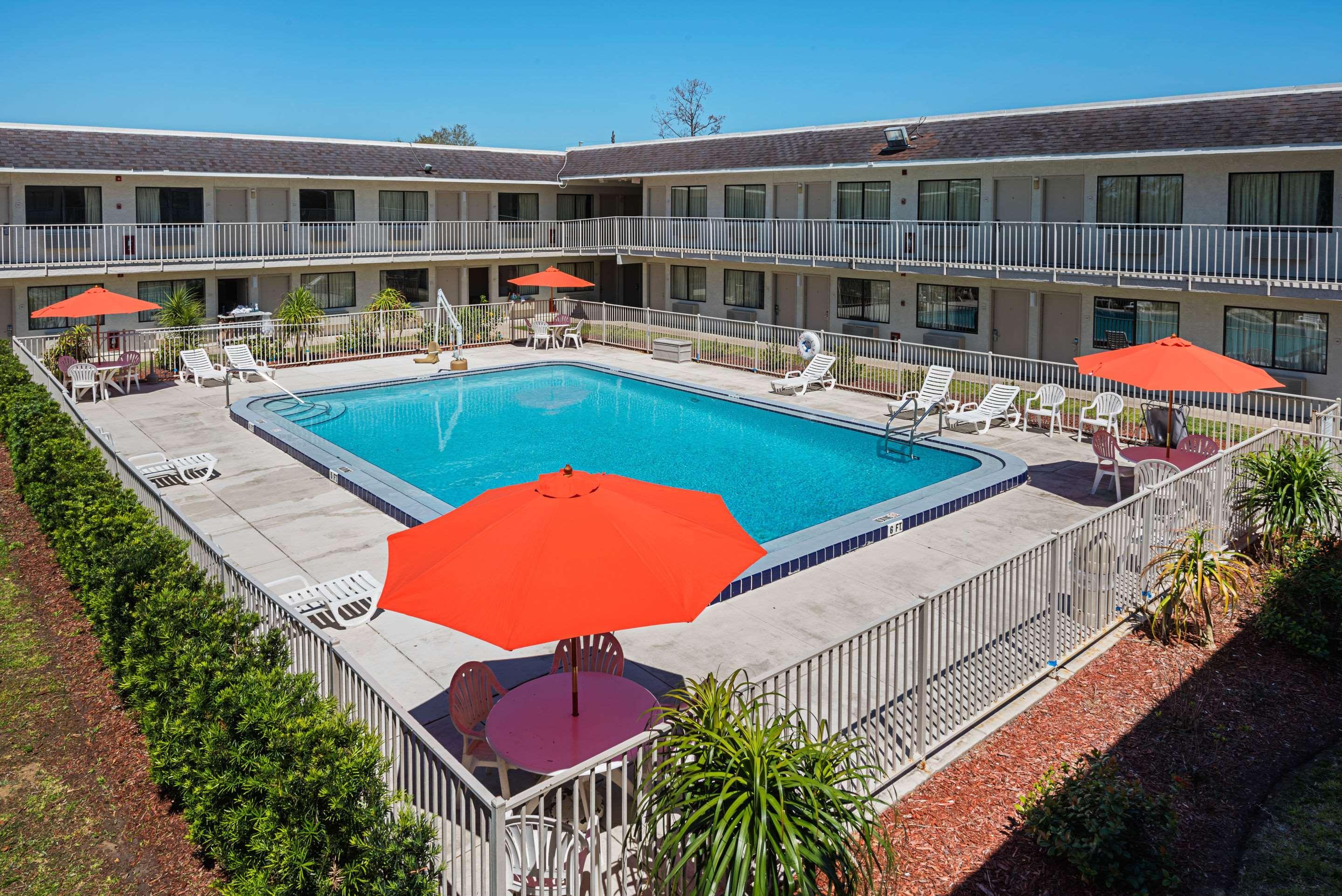 Vista Piscina Rodeway Inn Kissimmee Maingate West