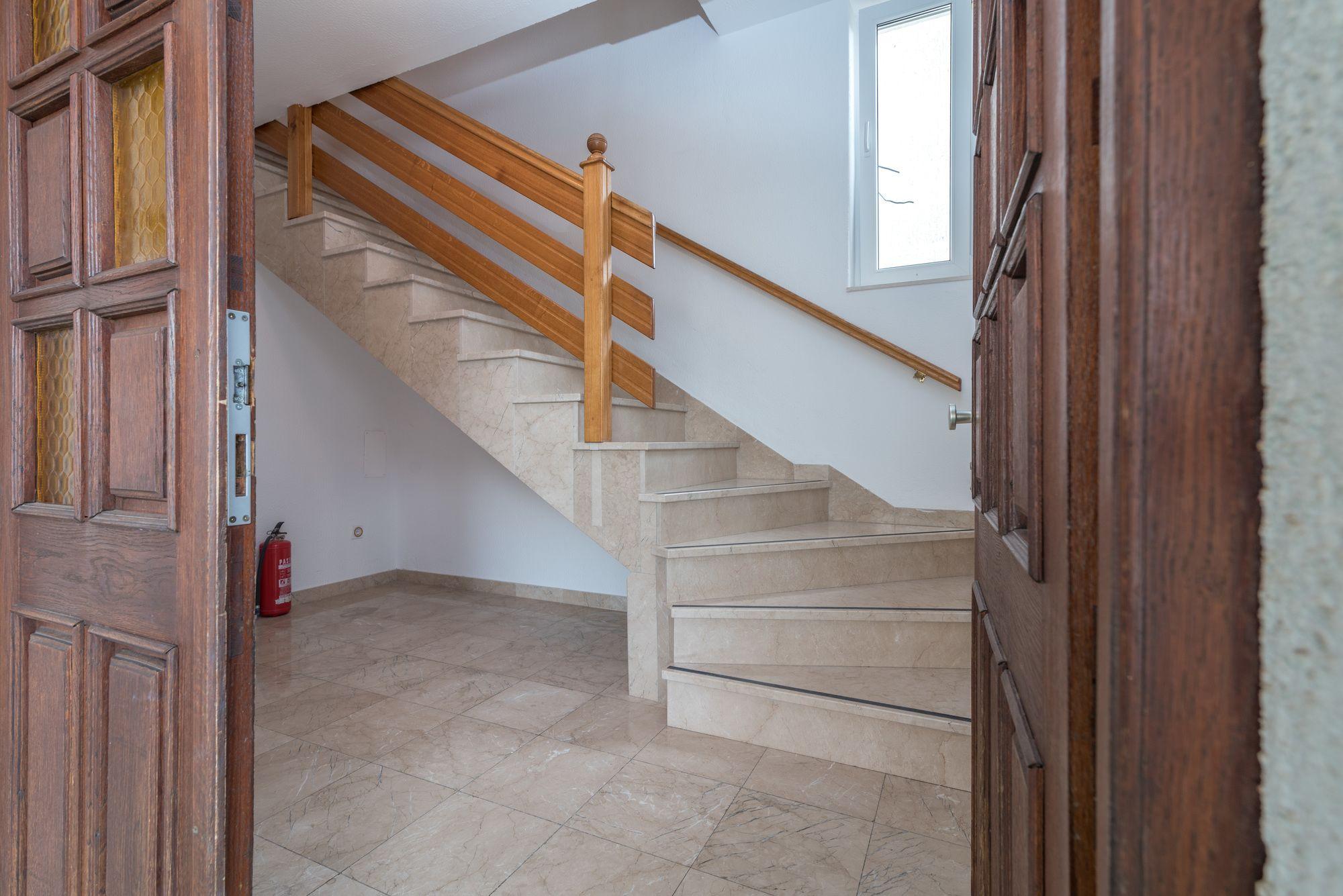 Varios Apartments Vojin