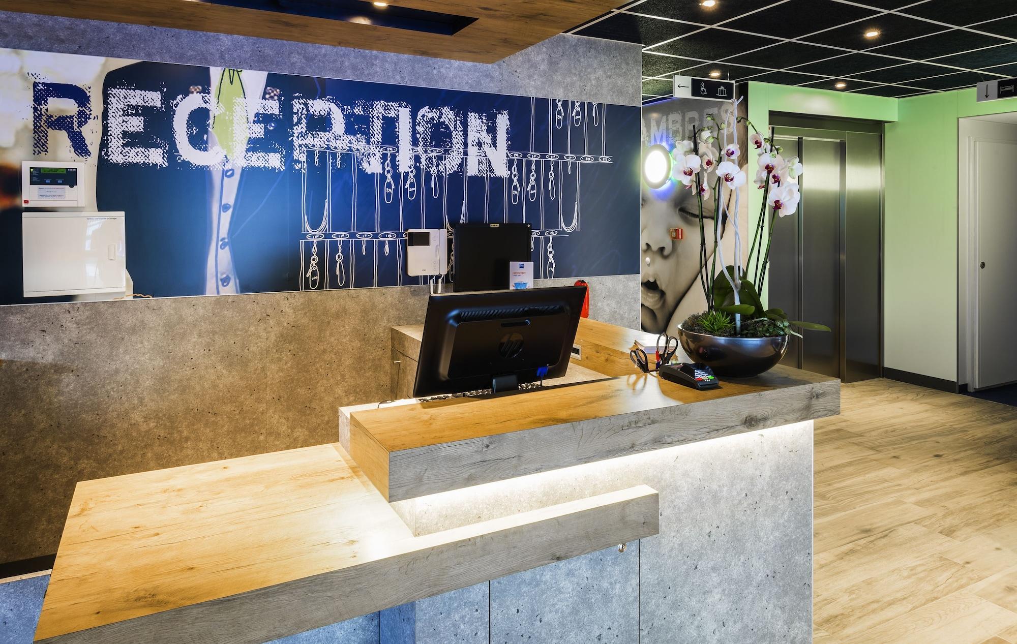 Vista Lobby Ibis Budget Saint Genis Pouilly Geneva