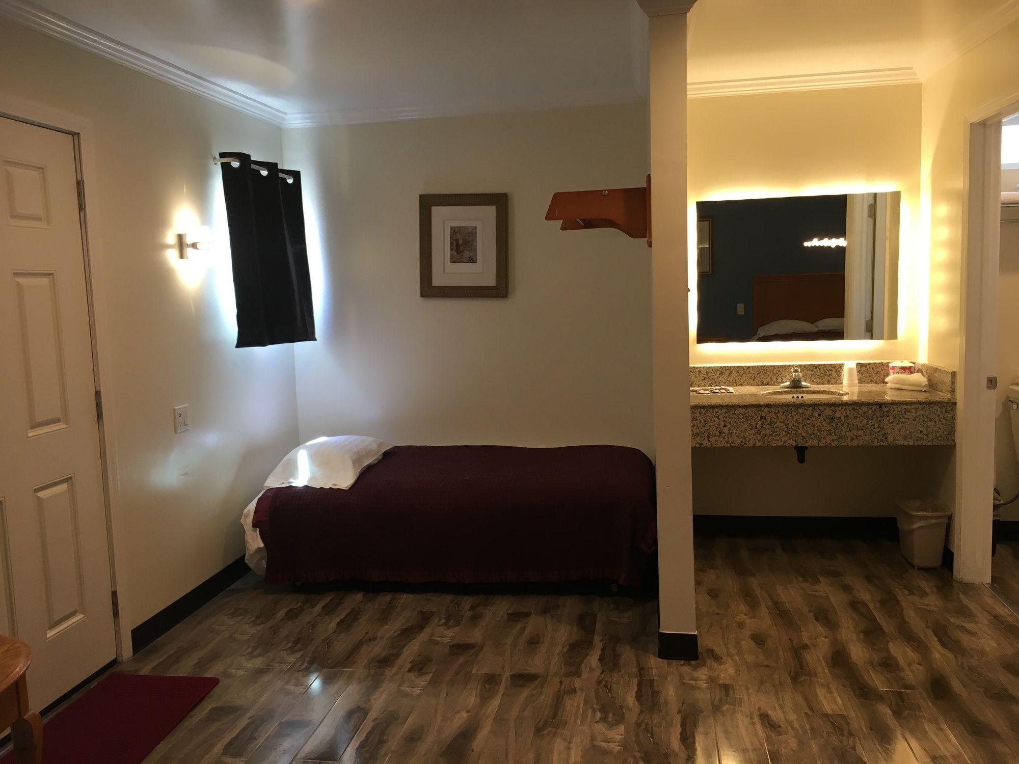 Hotel Lincoln Park Motel