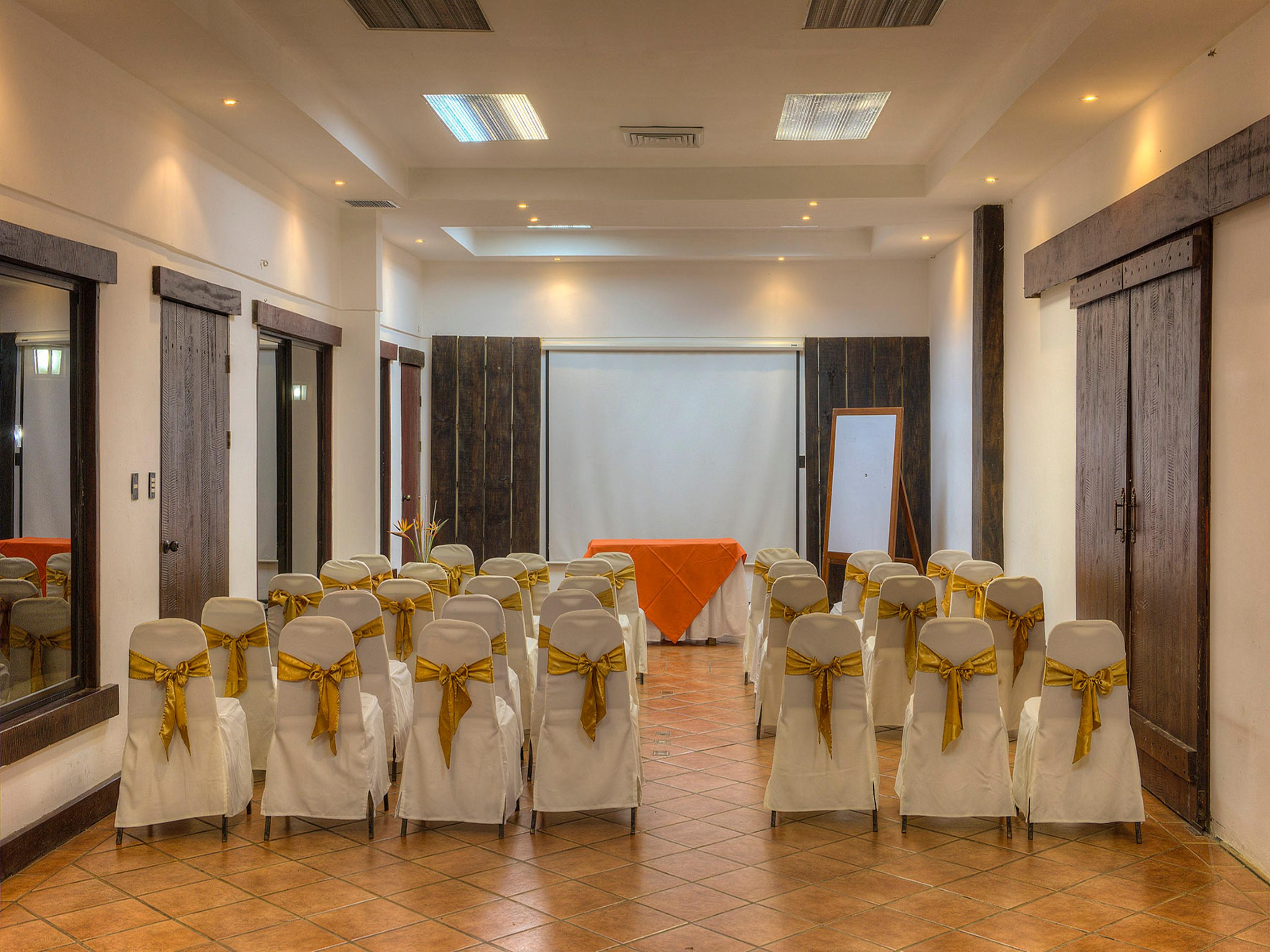 Centro de Negocios Hacienda La Pacifica