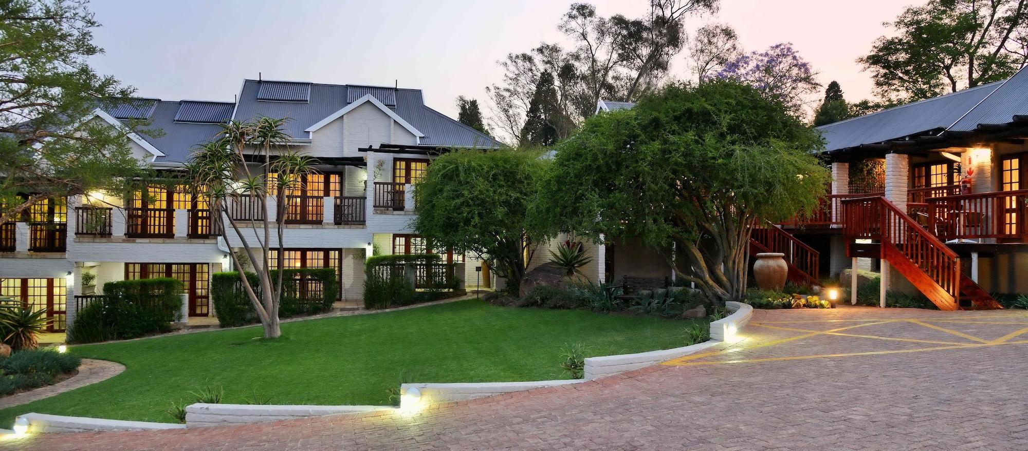 Vista Exterior Rivonia Premier Lodge
