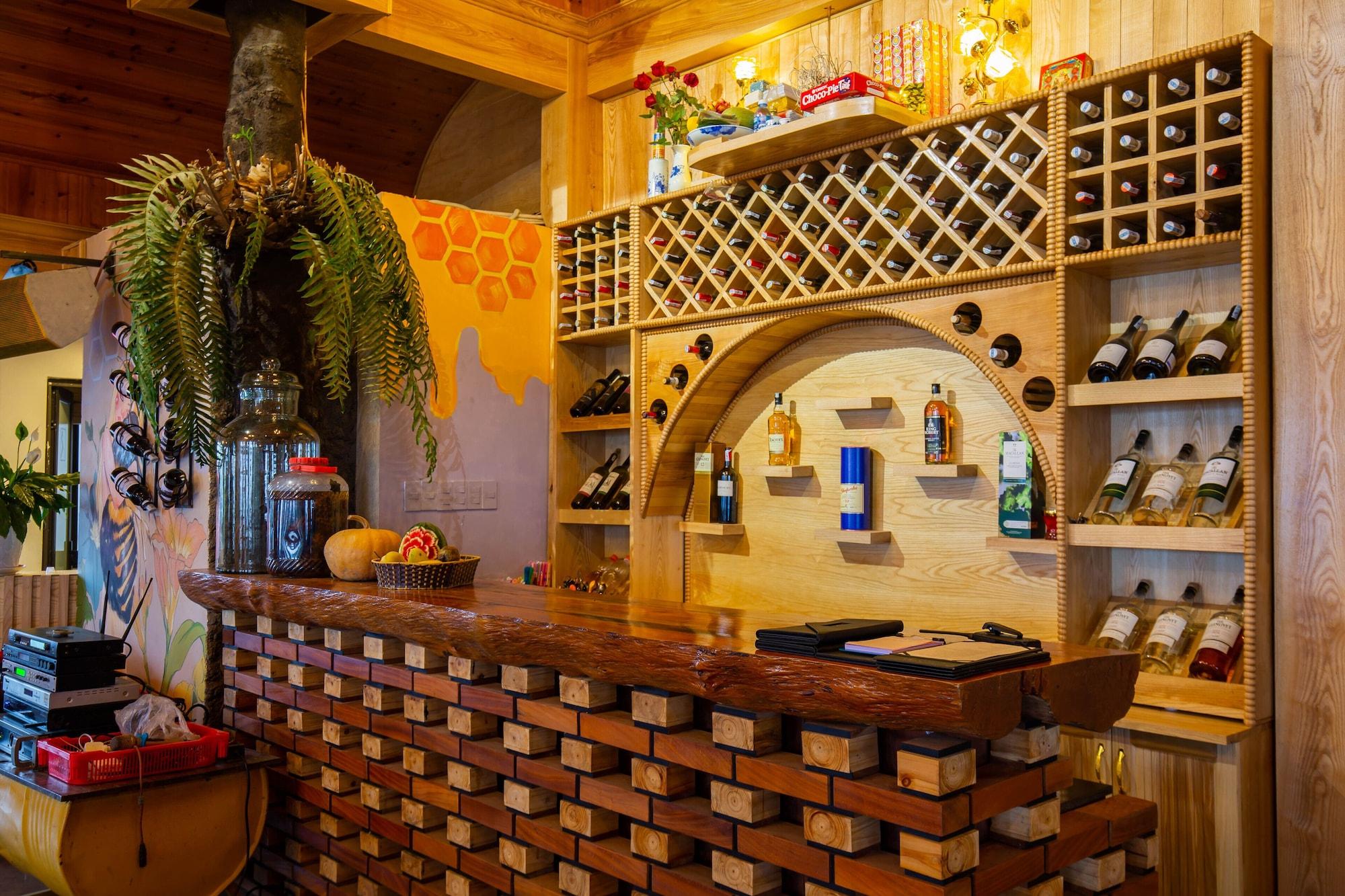 Bar/Salón Tubotel Sapa