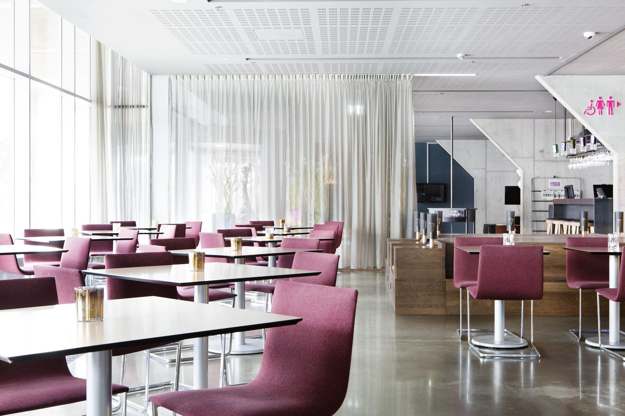 Restaurant Comfort Hotel Square