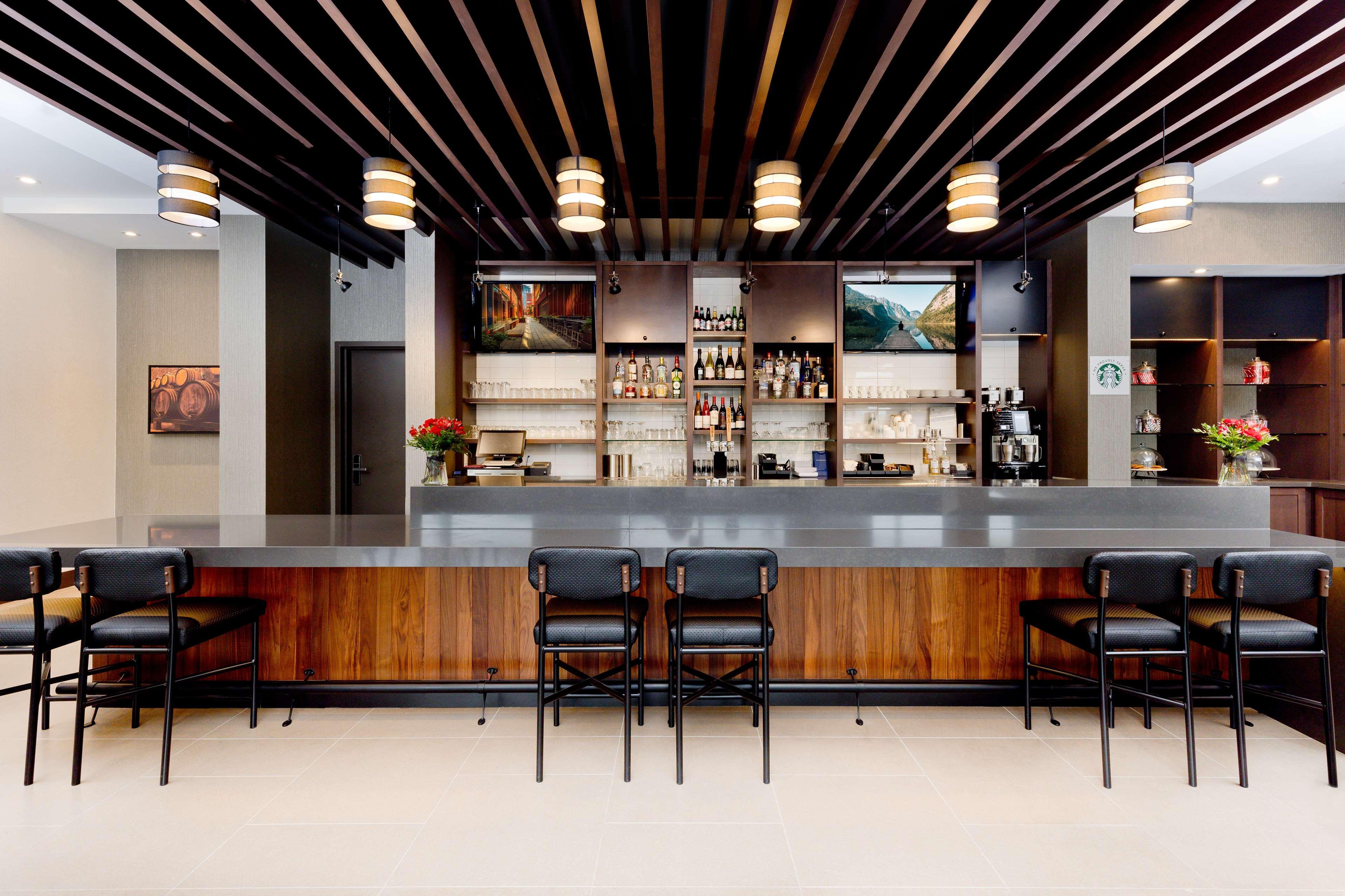 Bar/Salón Hyatt Place Kelowna