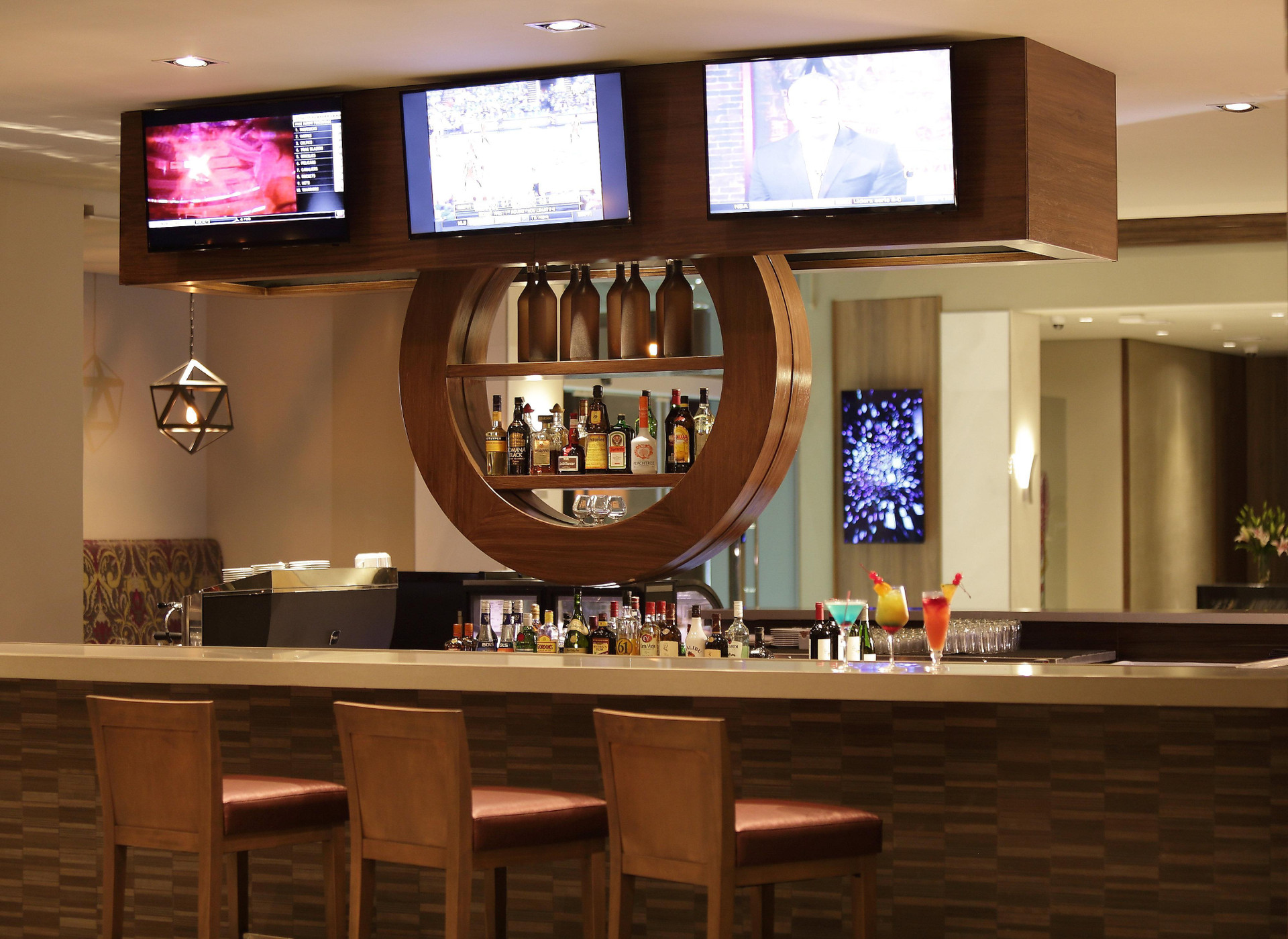 Bar/Salón Crowne Plaza Panama Airport by IHG