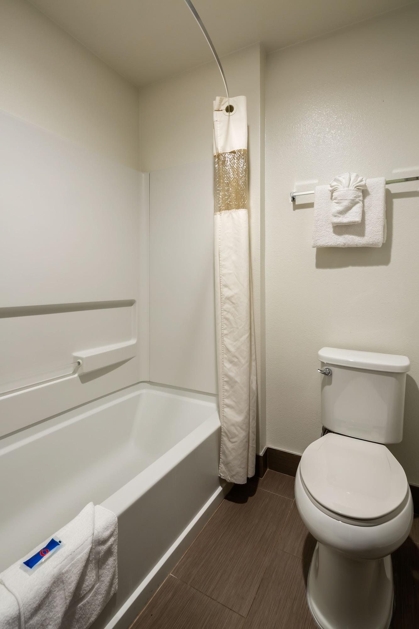 Equipamiento de Habitación Motel 6 Canoga Park, CA
