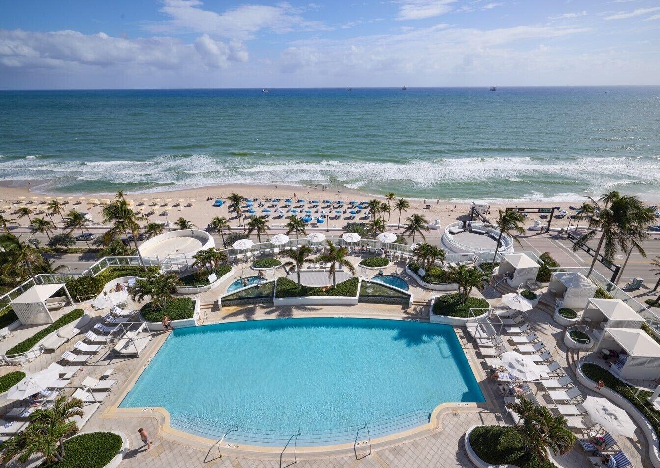 Vista Piscina Beach House Fort Lauderdale, a Hilton Resort
