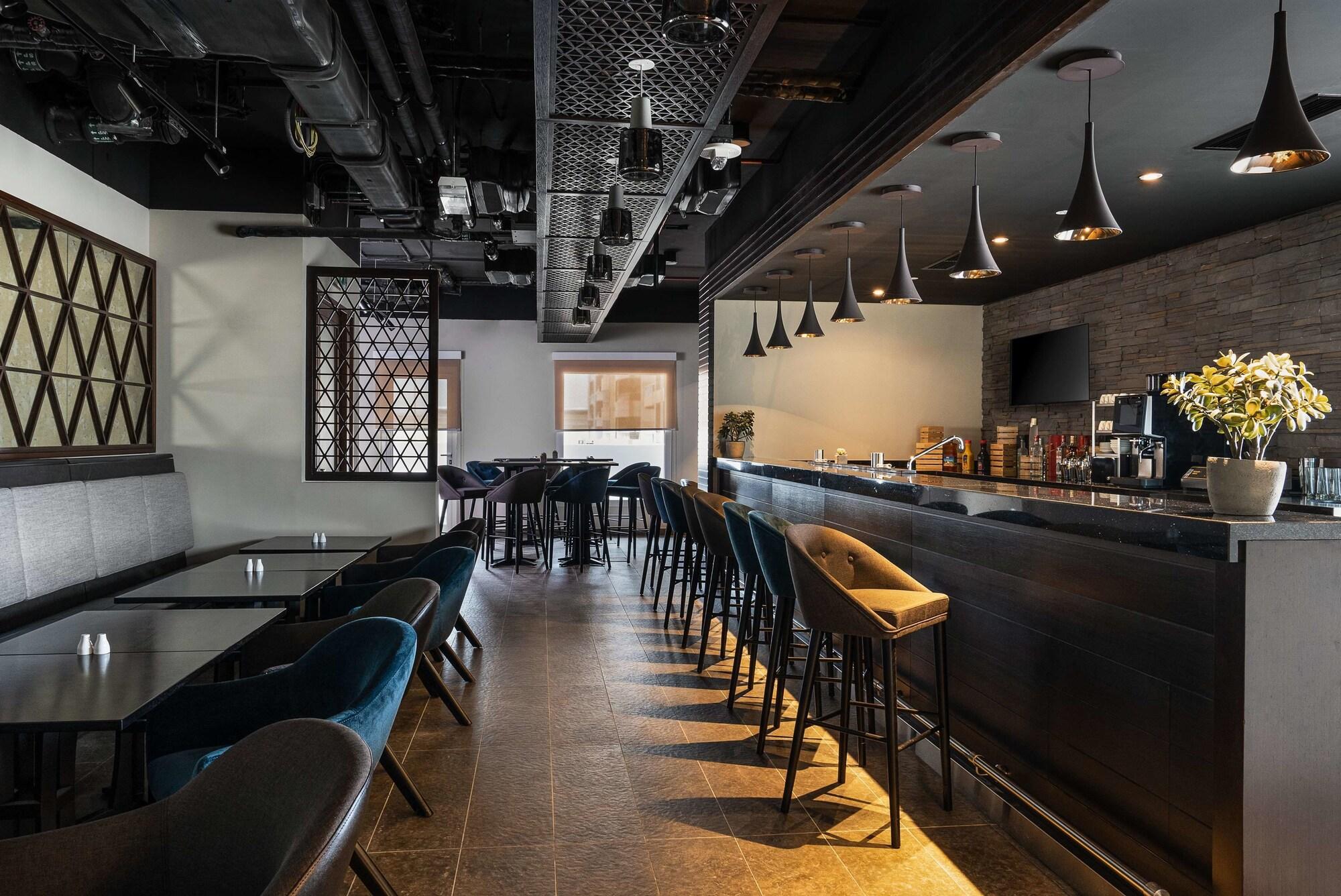 Bar/lounge Hampton by Hilton Dubai Al Barsha