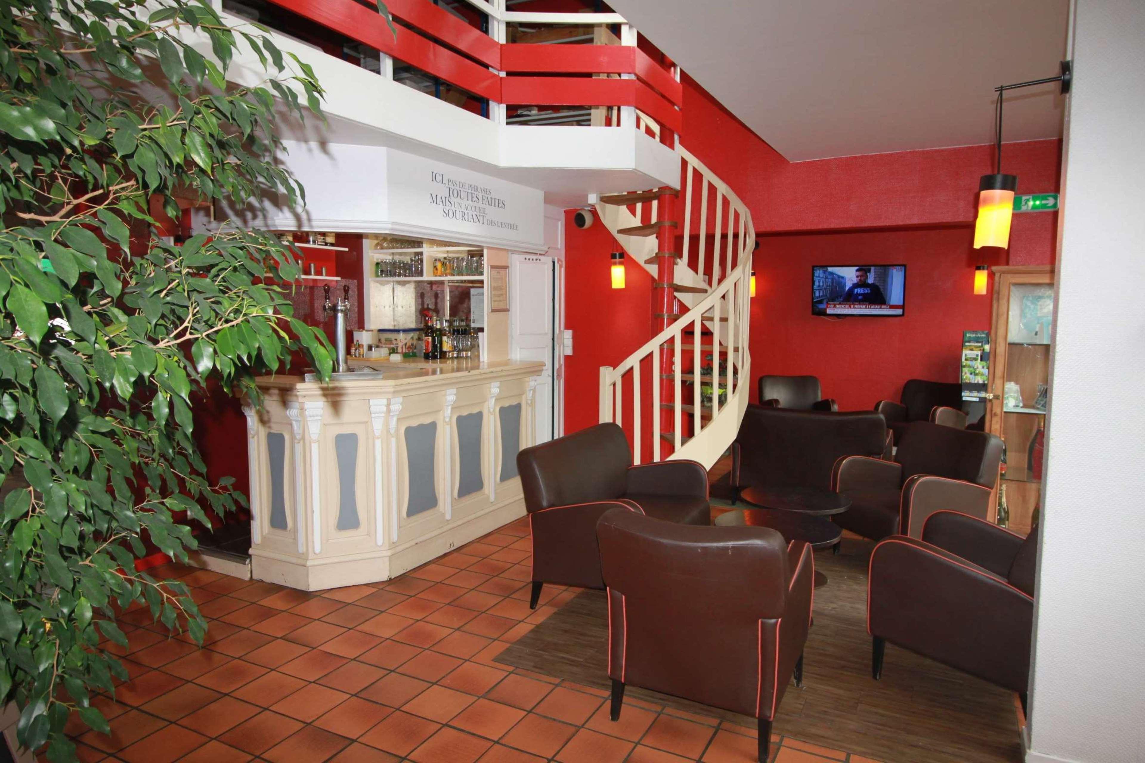 Bar/Salón Hotel Kyriad Reims Est Parc des Expositions