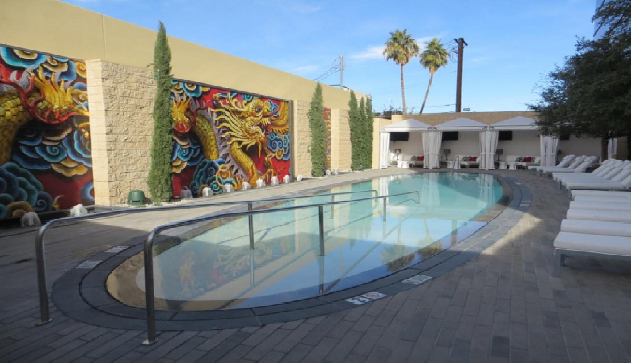 Vista Piscina Lucky Dragon Hotel