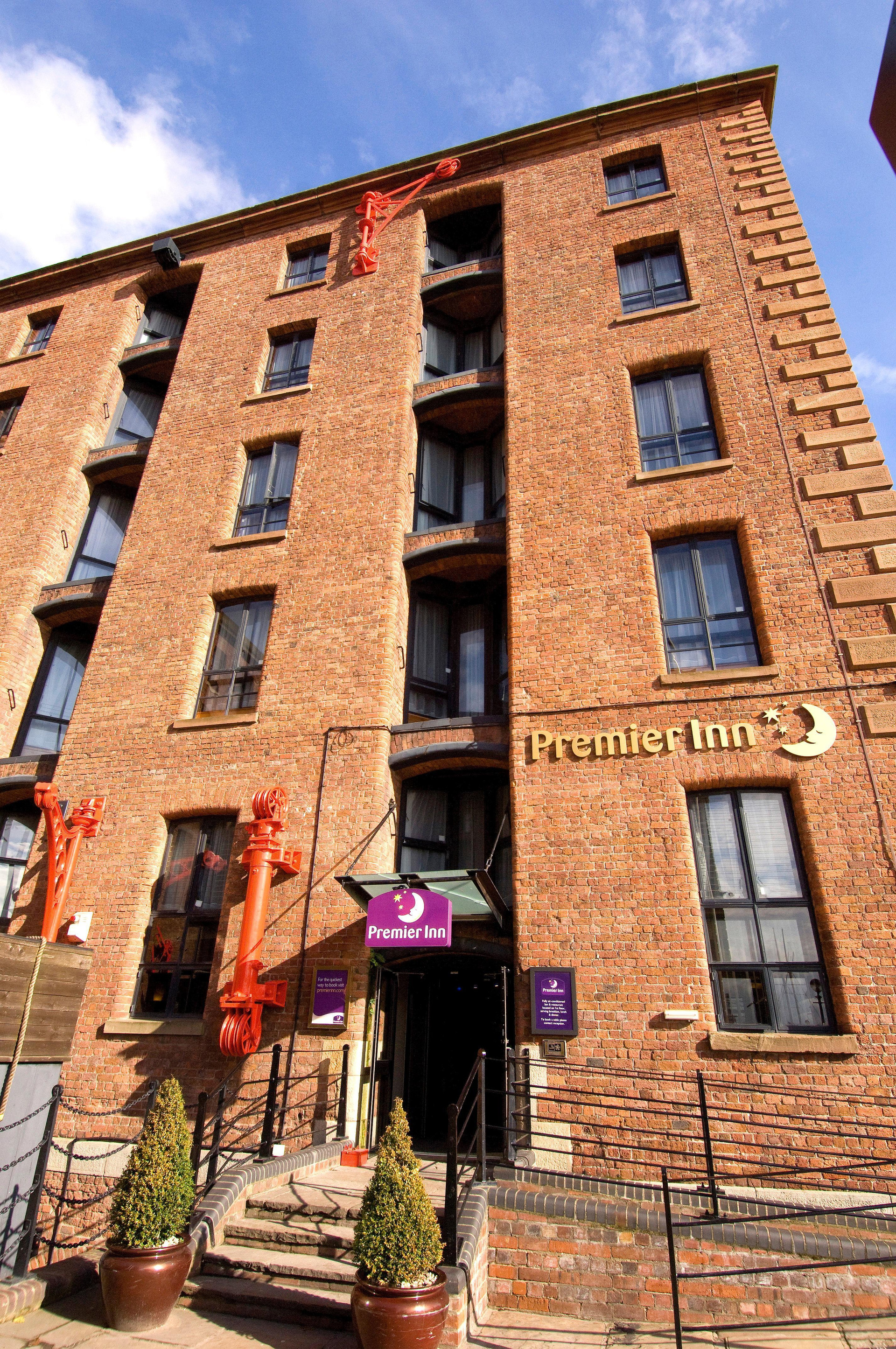 Vista Lobby Premier Inn Liverpool City - Albert Dock