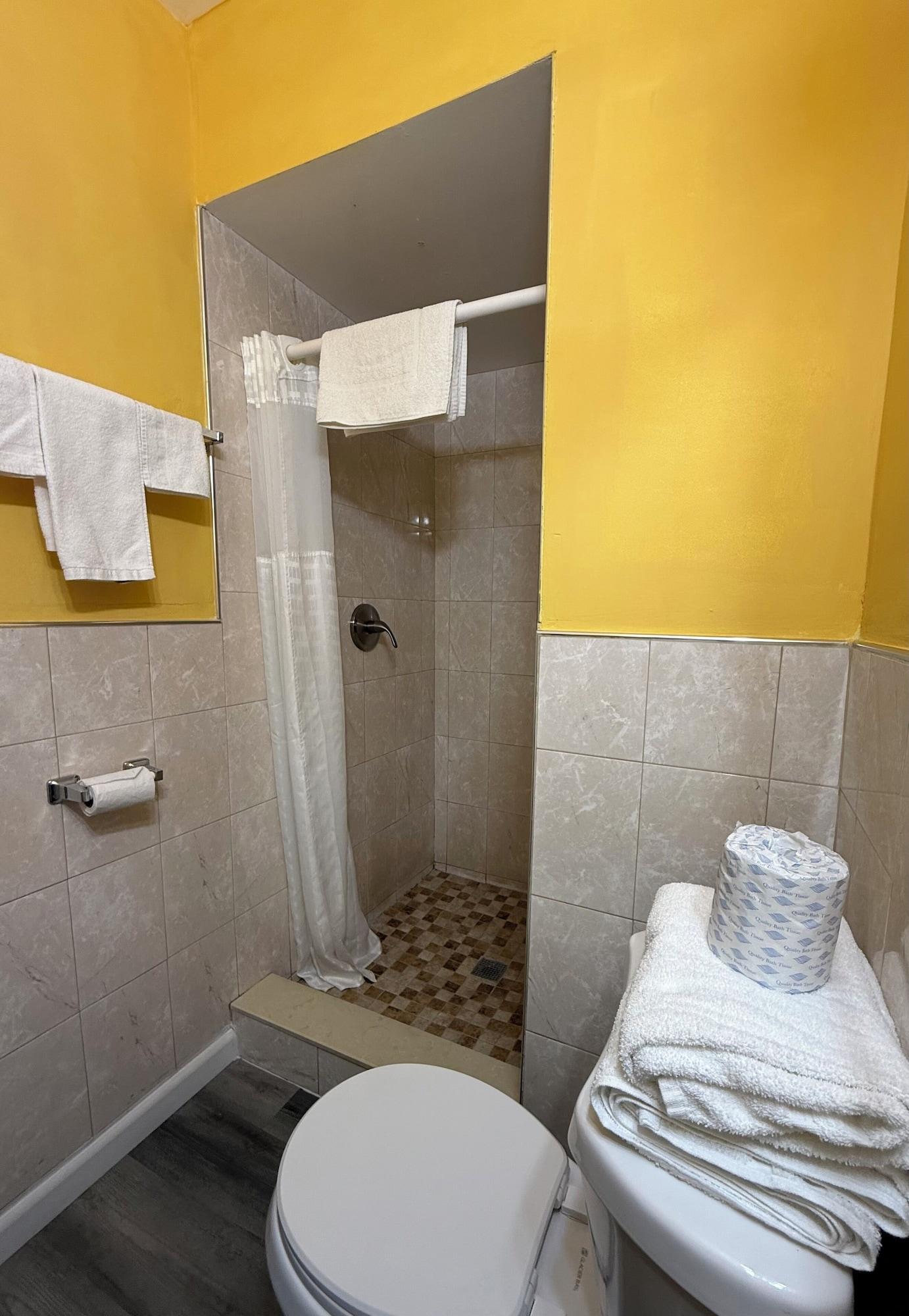 Equipamiento de Habitación Crown Inn